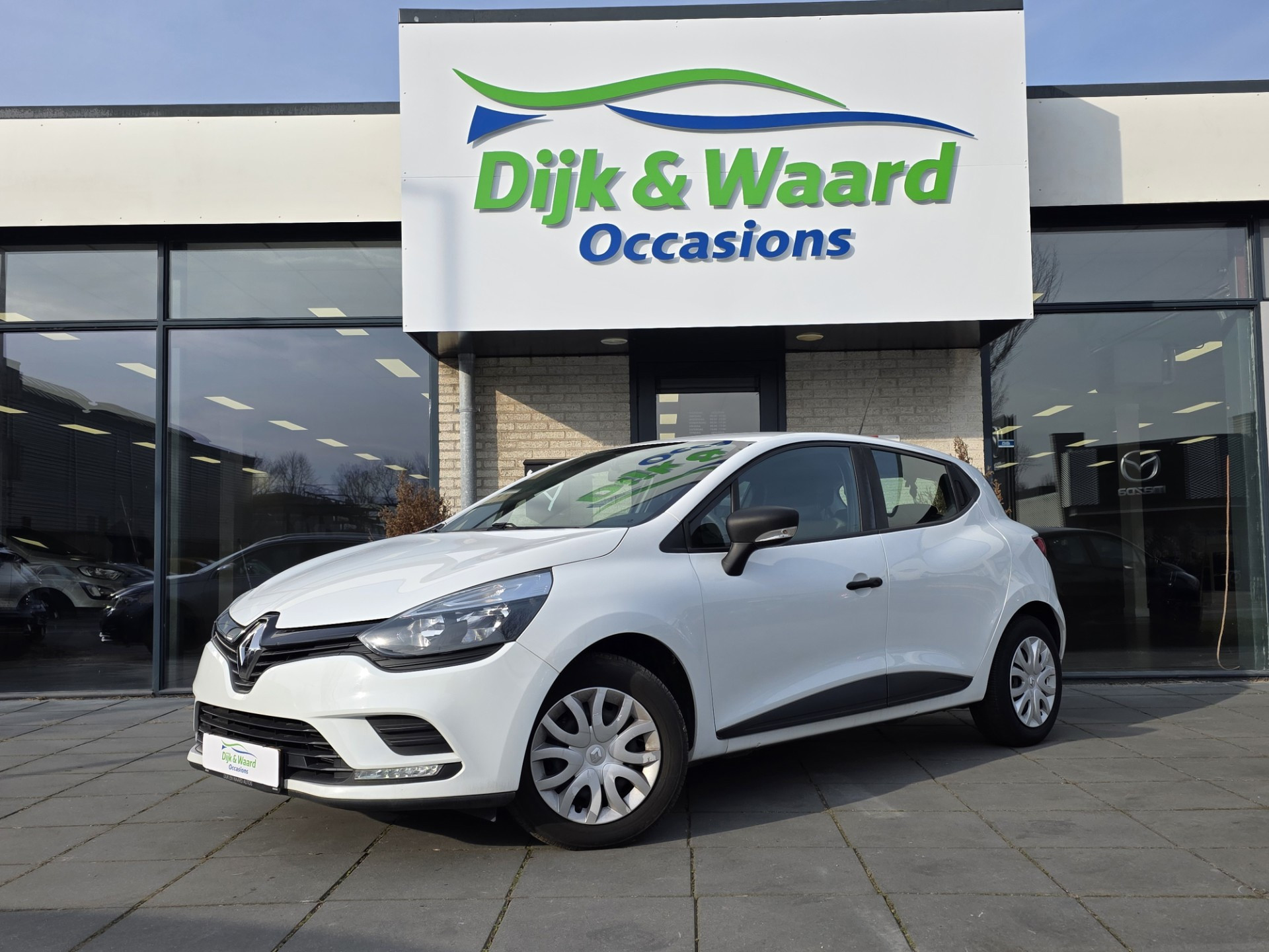 Renault Clio 1.2 TCe Intens – Airco – Cruise – Lage km (92.140) – Luxe uitvoering – 2017 - voorkant