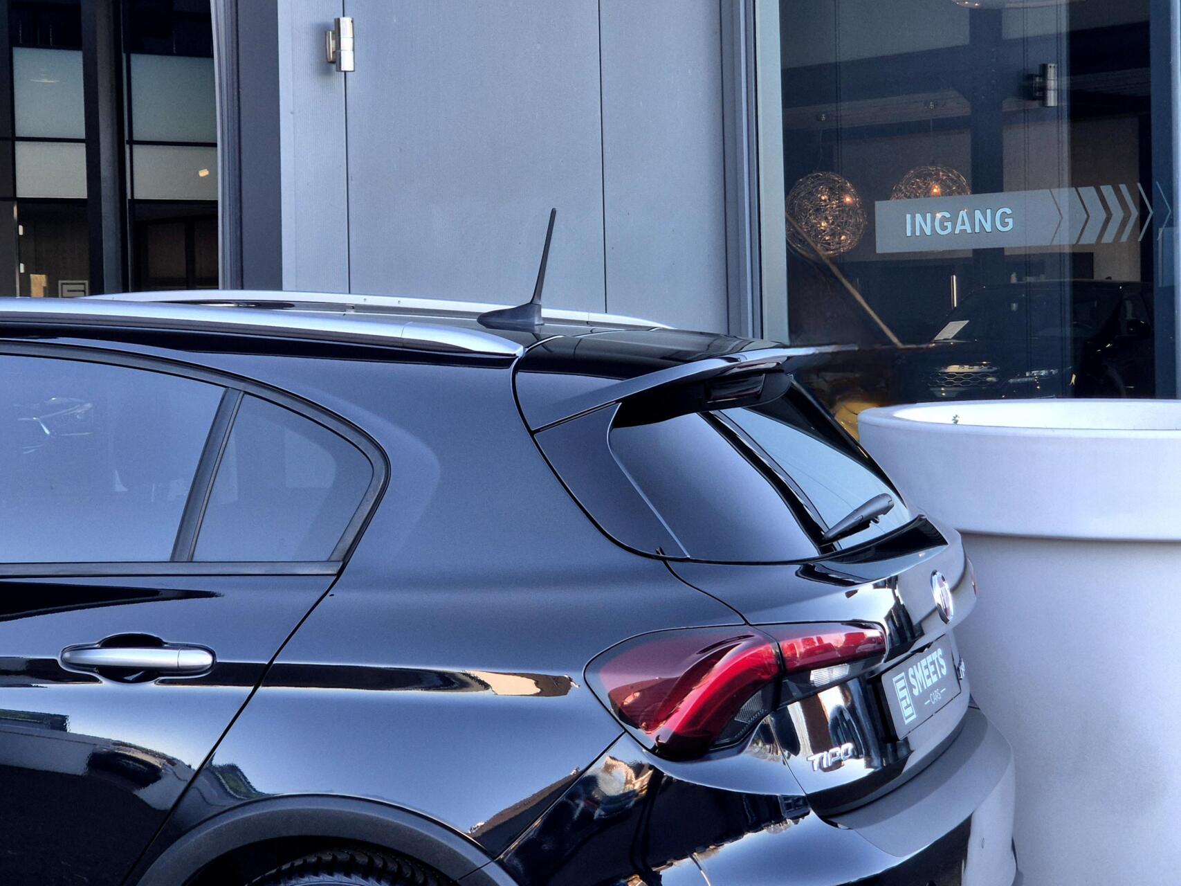 Foto van Fiat Tipo Cross