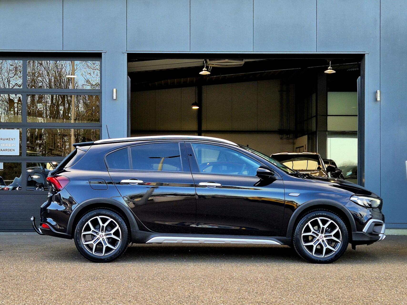 Foto van Fiat Tipo Cross