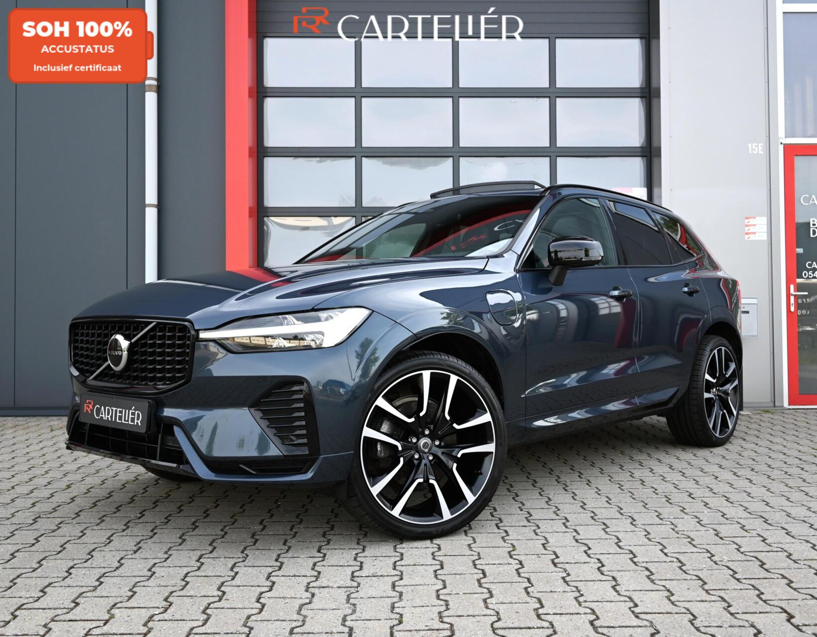 Volvo Xc60 2.0 T6 AWD R-Design Long Range | Pano | Orrefors | Digitaal Dash | Leder | ACC | Memory | Camera | Keyless | 22'''| Stoelverwarming voor & achter | Stuurwielverwarming | Trekhaak | Led | Electric Seats  | Carplay | Dodehoek Detectie 2022 - voorkant