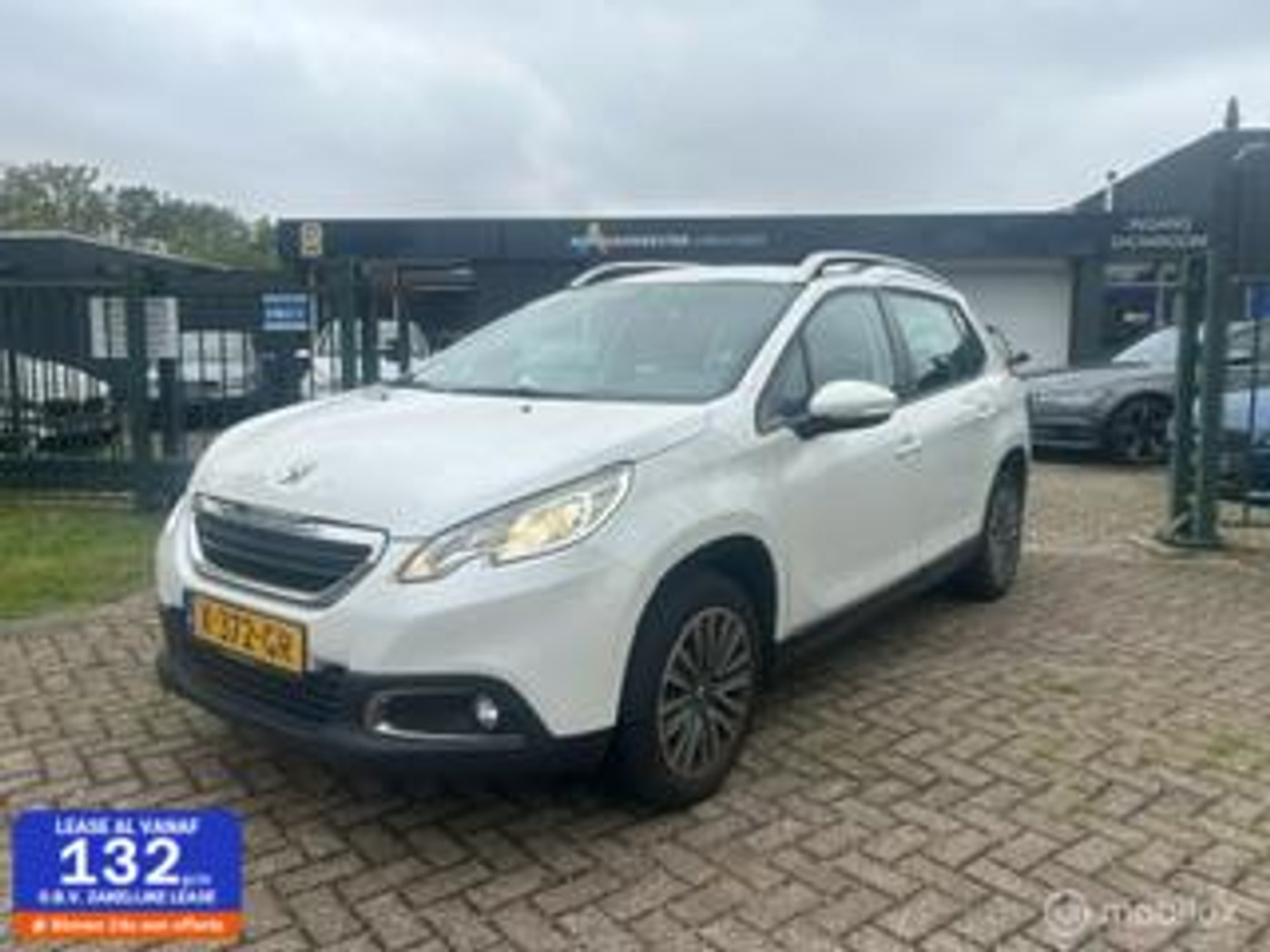 Peugeot 2008 1.2 PureTech Blue Lion 2016 - voorkant