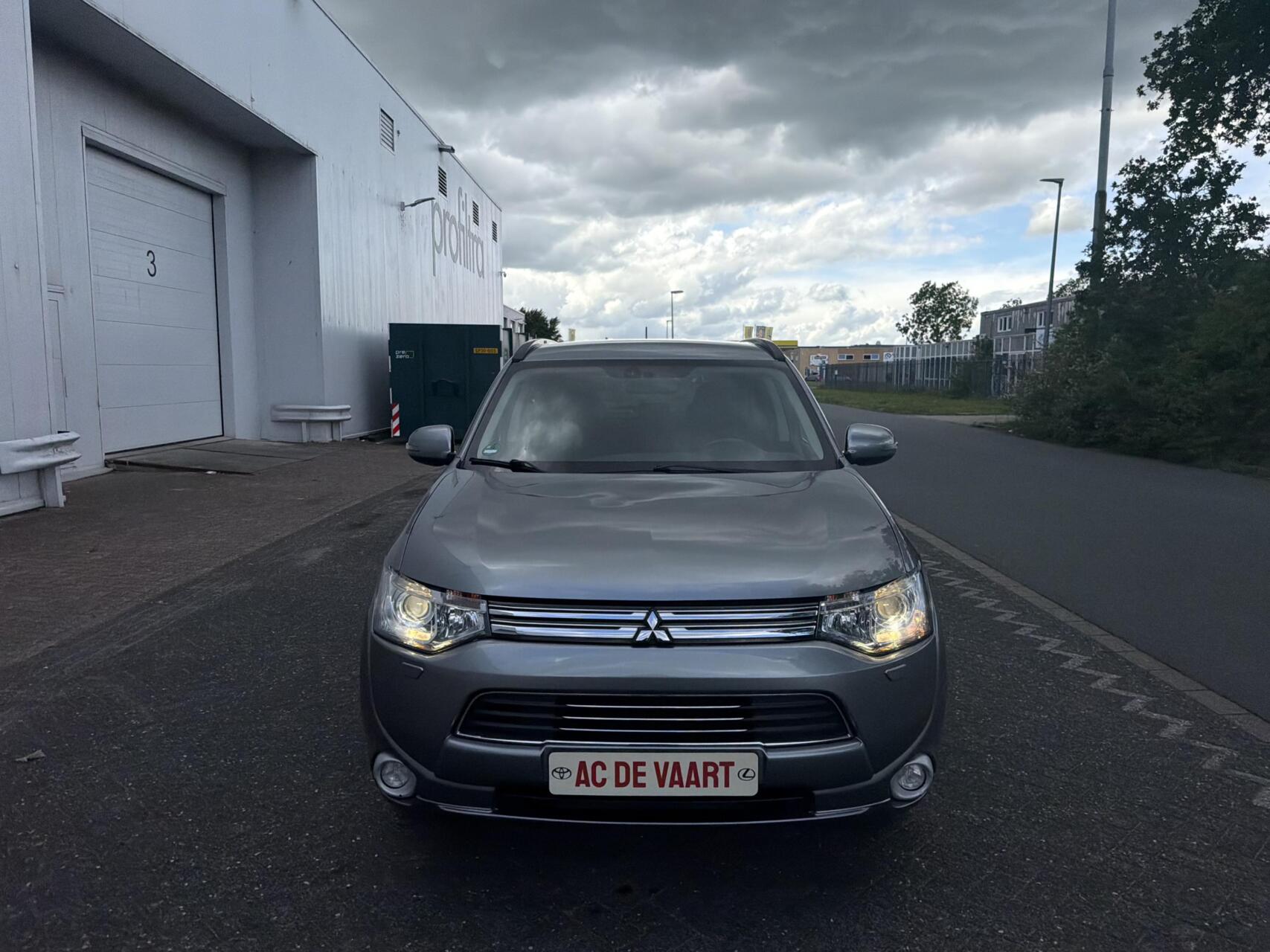 Foto van MITSUBISHI MITSUBISHI OUTLANDER