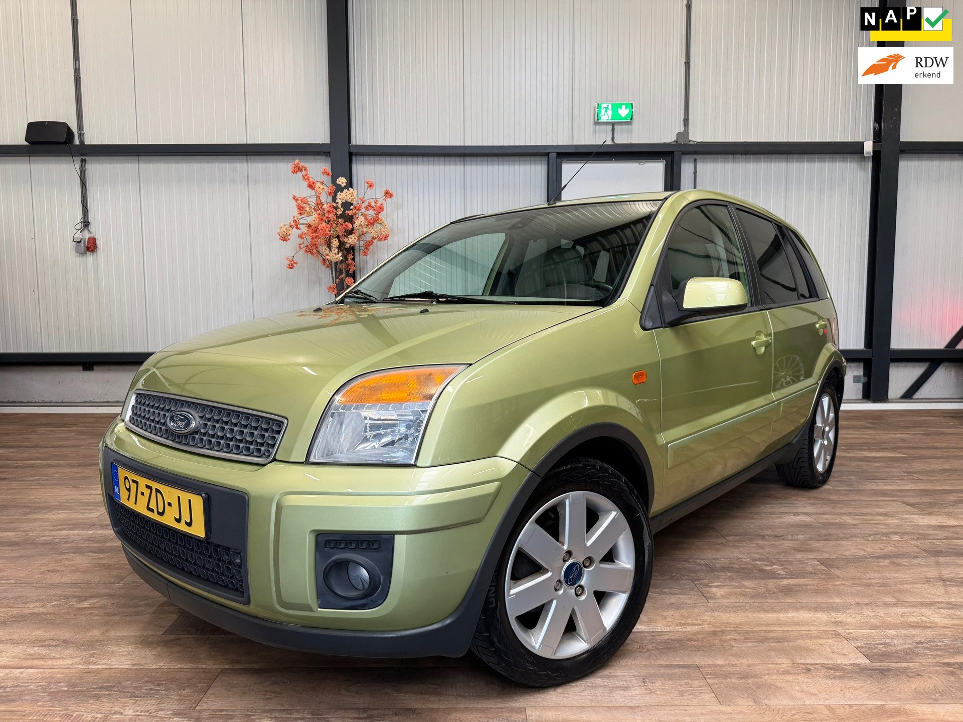 Ford Fusion 1.4-16V Futura / AUTOMAAT / AIRCO / Nieuwstaat / 2008 - voorkant