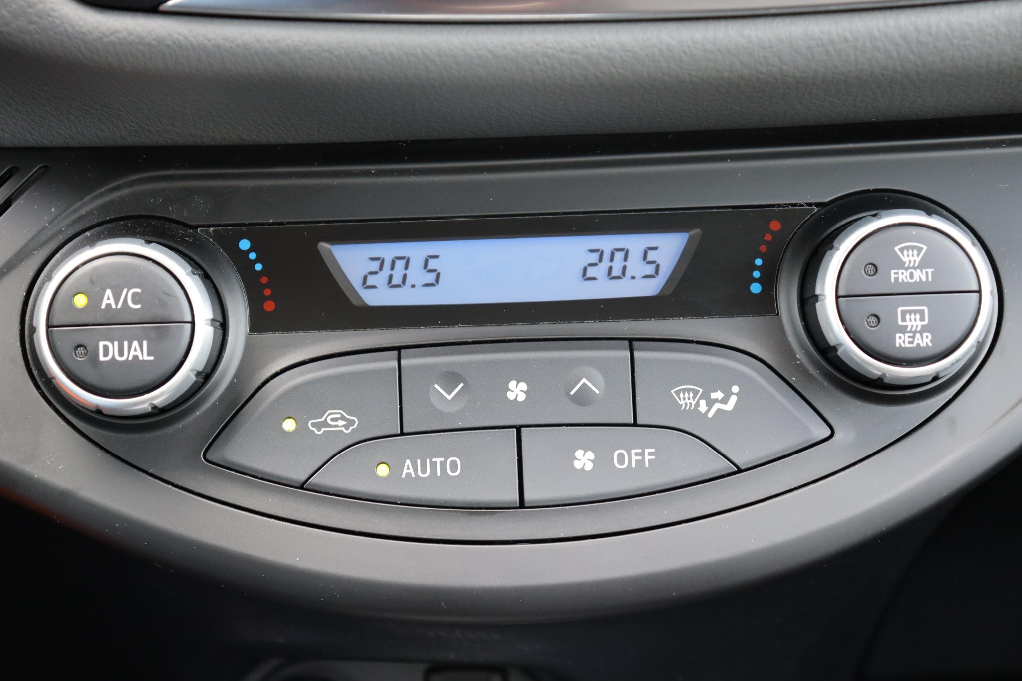 Foto van Toyota Toyota Yaris Hybrid