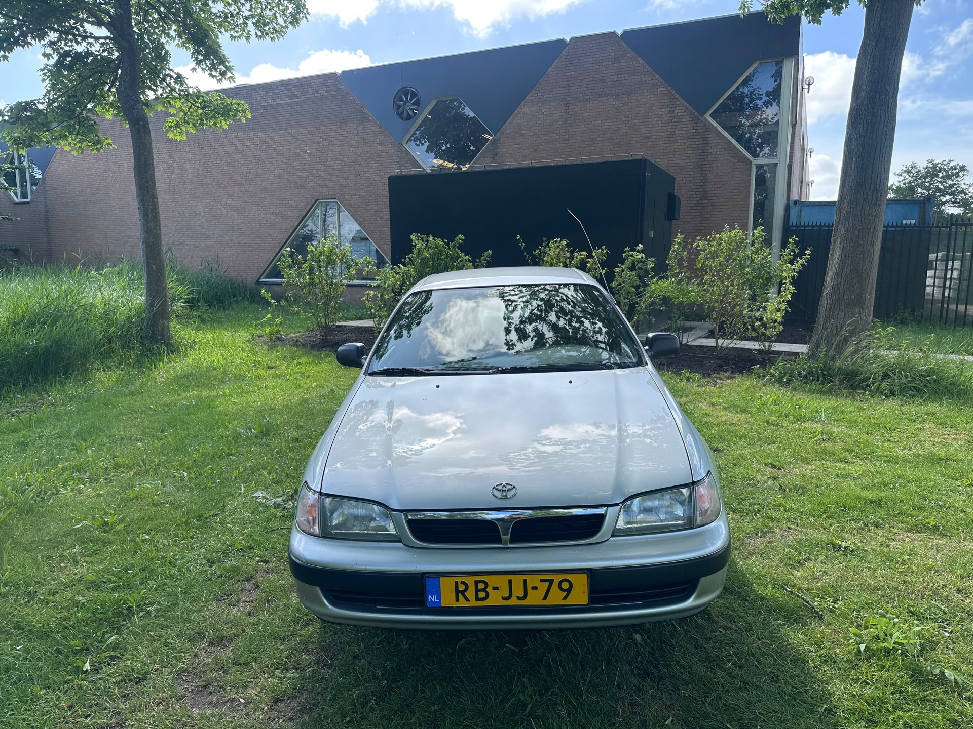 Foto van Toyota Toyota Carina E