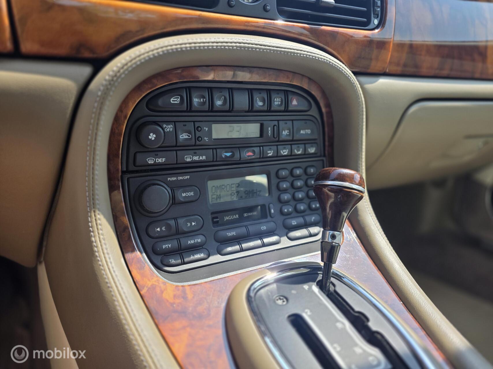 Foto van Jaguar Jaguar (xj8) Executive