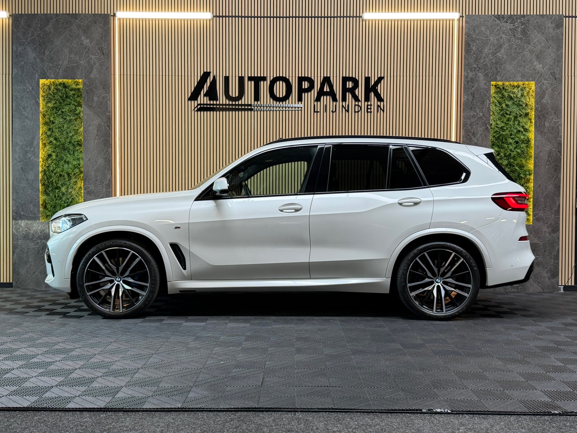Foto van BMW X5 Xdrive40i