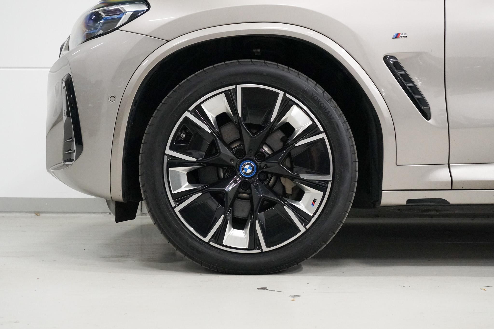 Foto van BMW Ix3