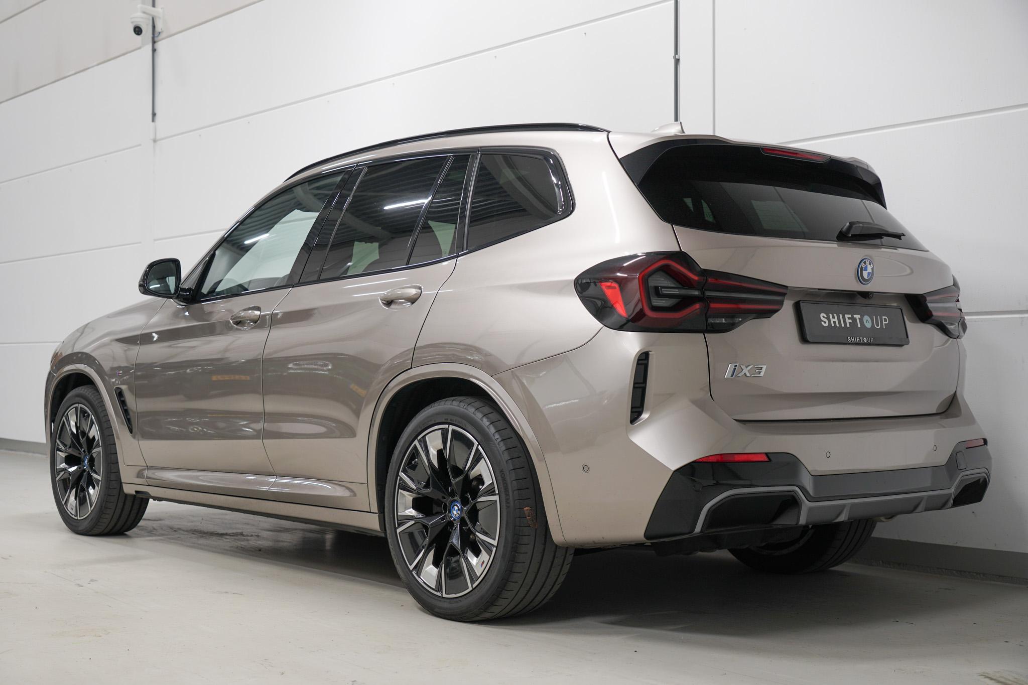 Foto van BMW Ix3