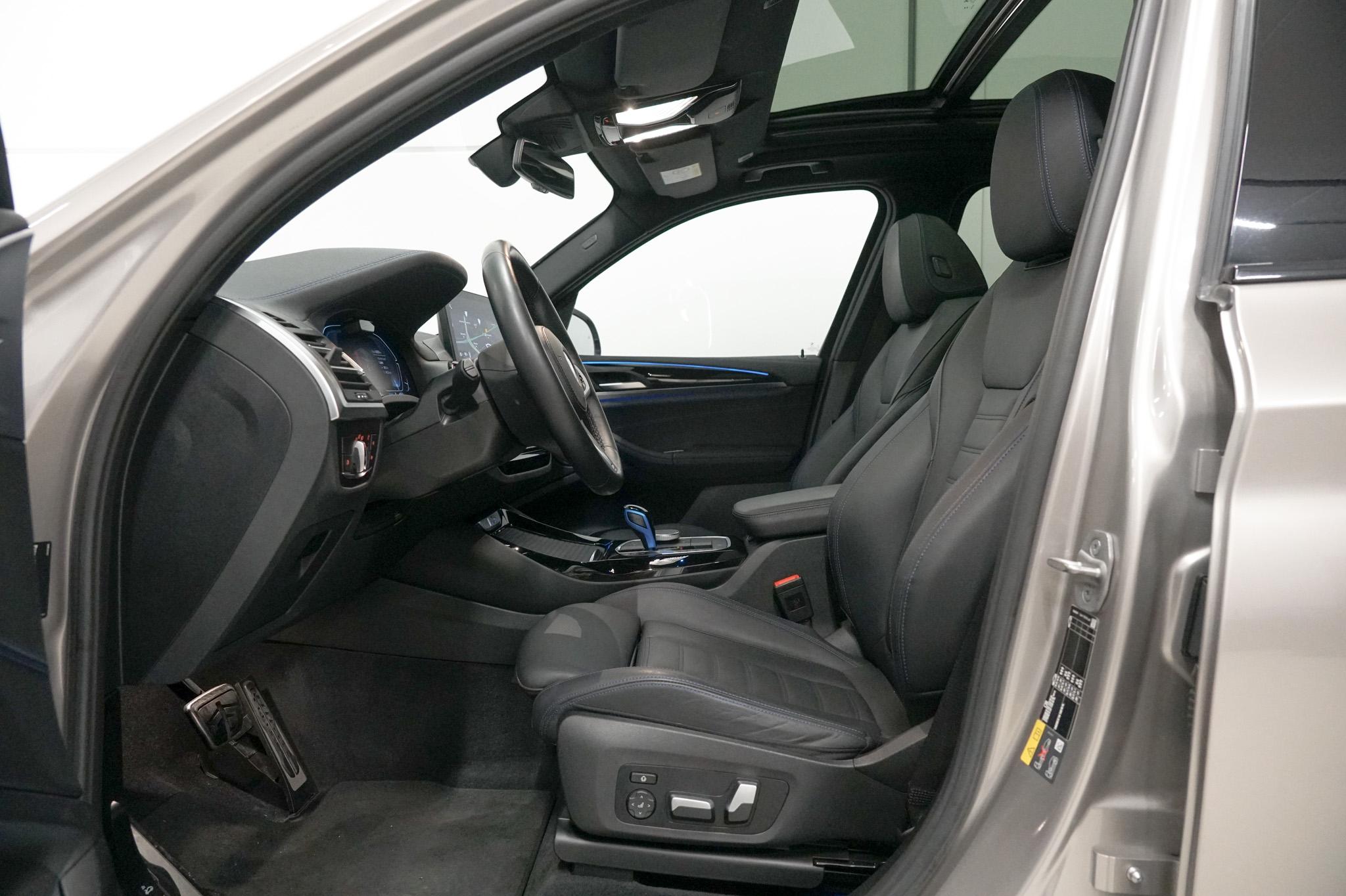 Foto van BMW Ix3