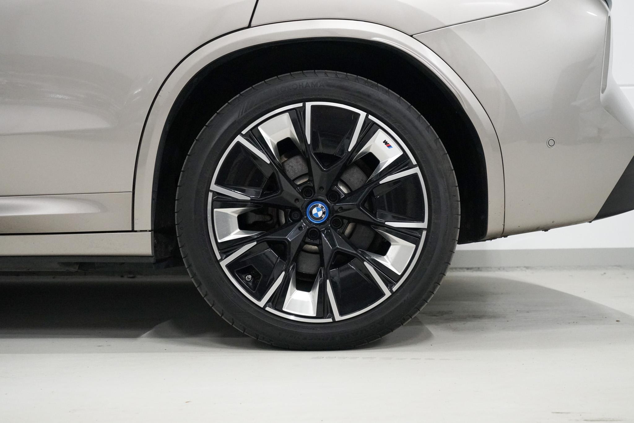 Foto van BMW Ix3
