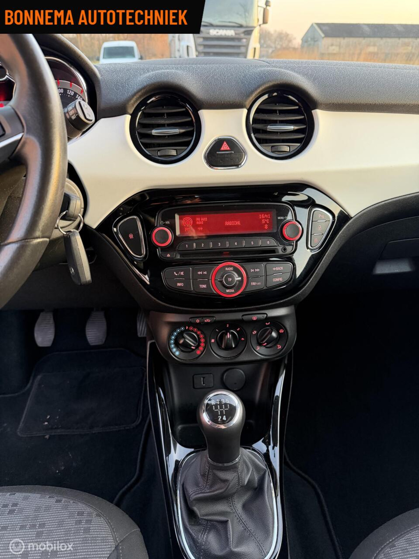 Foto van Opel Adam