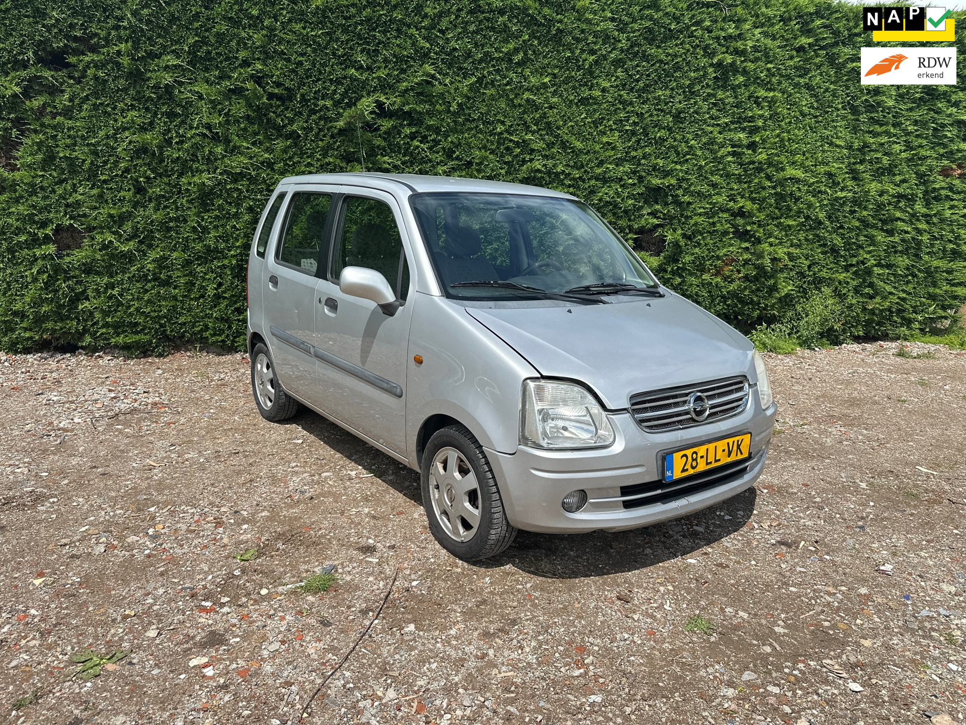 Opel Agila 1.2-16V Elegance 2003 - voorkant