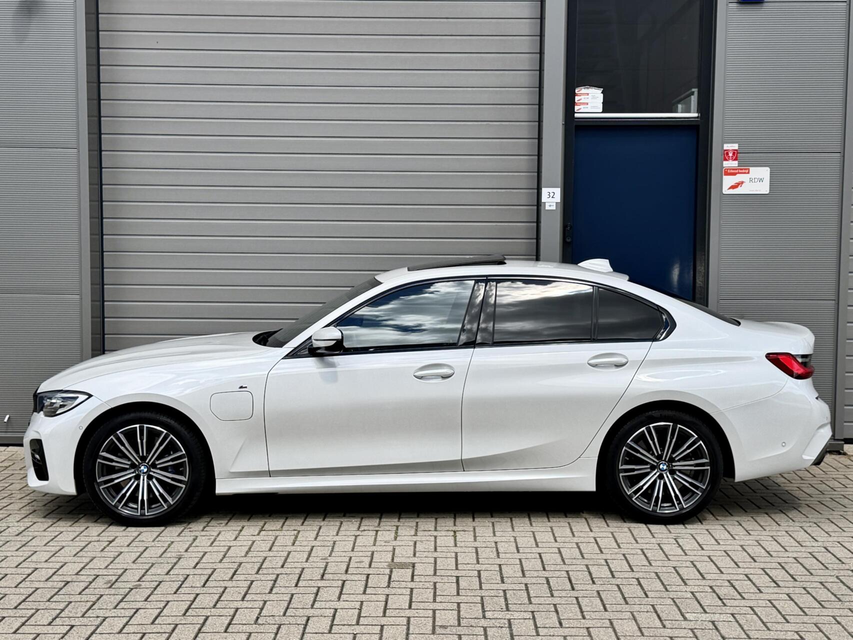 Foto van BMW 330e