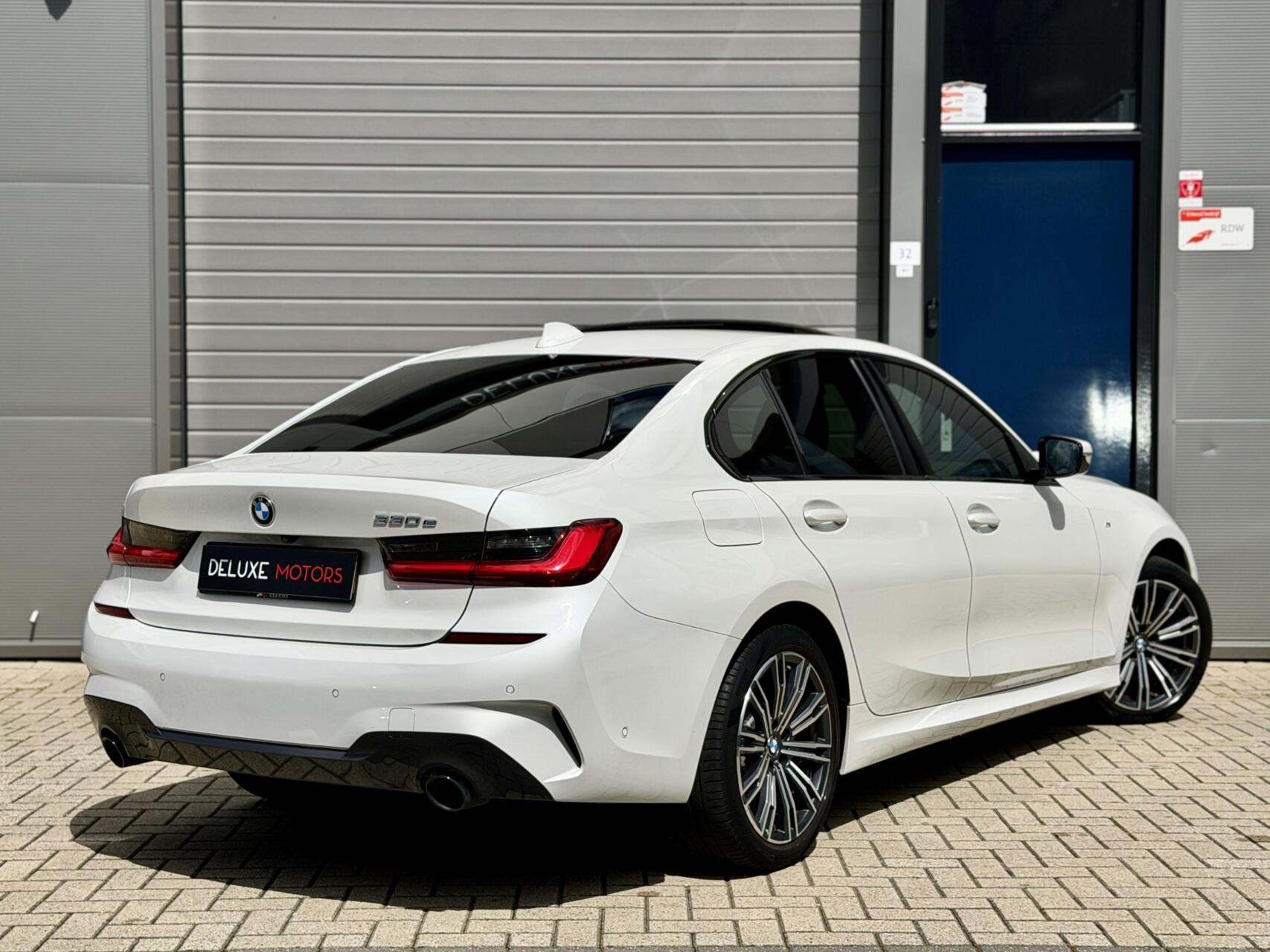 Foto van BMW 330e