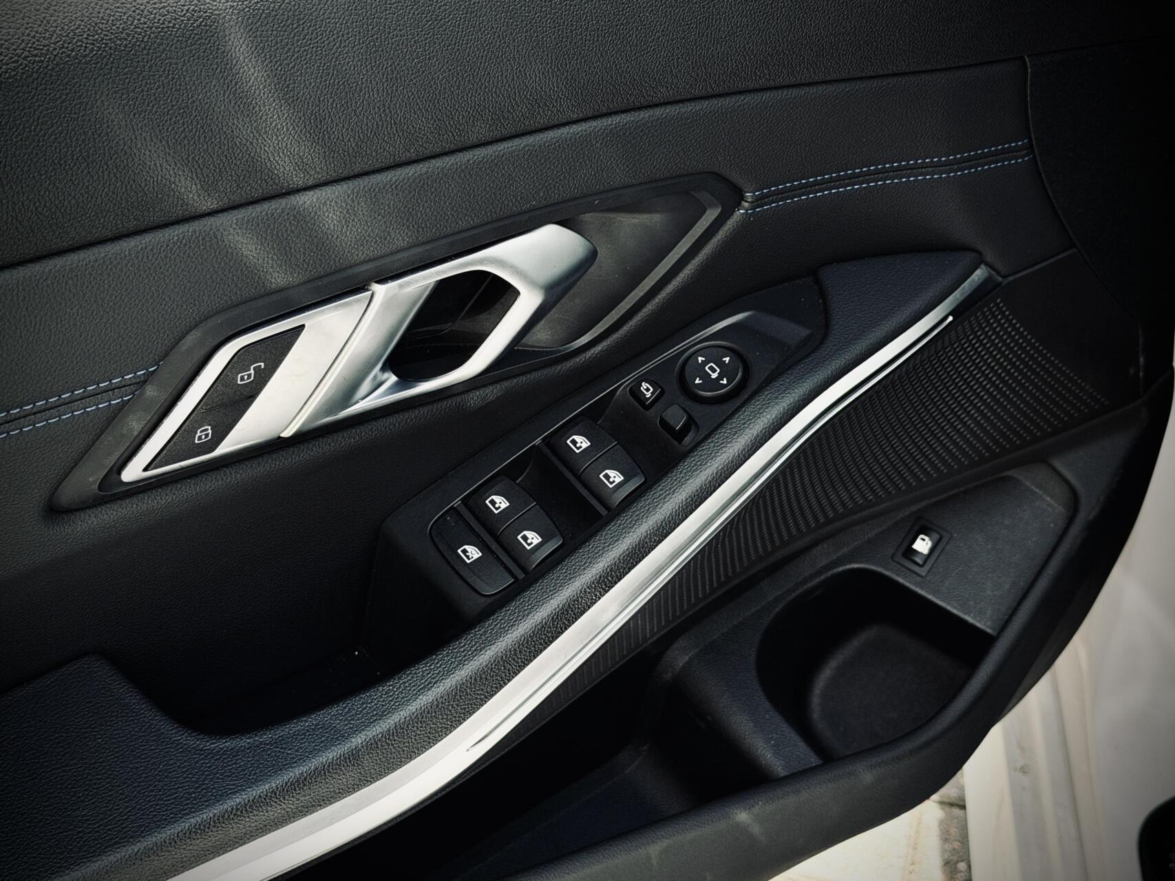 Foto van BMW 330e