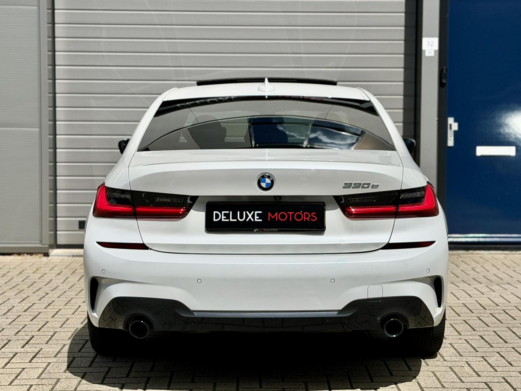 Foto van BMW 330e