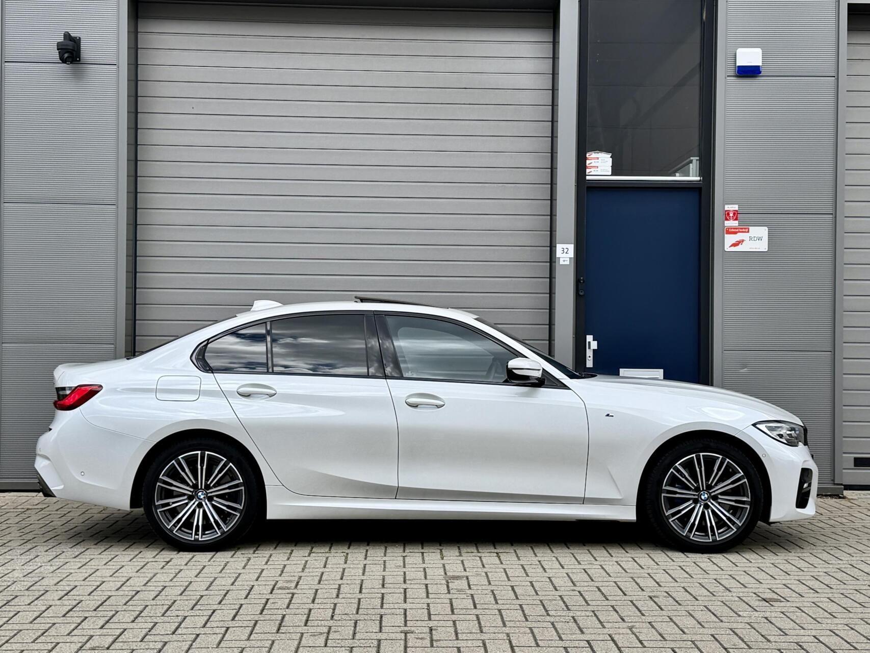Foto van BMW 330e