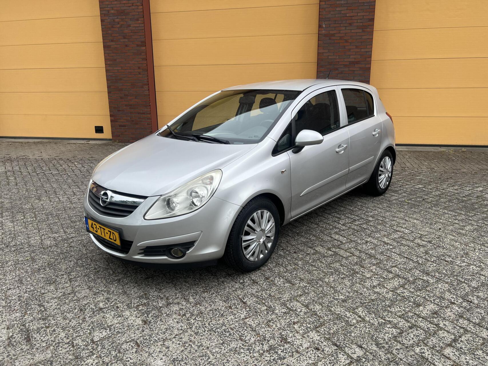 Opel Corsa 1.2-16V Enjoy Nieuwe APK - Airco - Stoelverwa 2007 - voorkant
