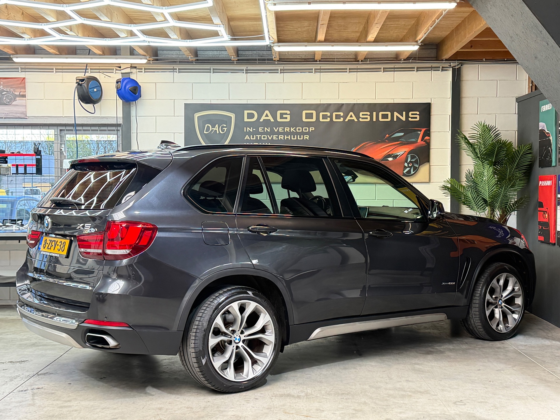 Foto van BMW X5 Xdrive50i
