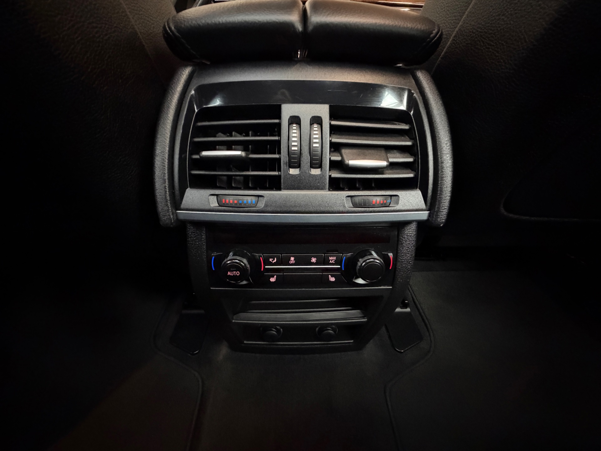 Foto van BMW X5 Xdrive50i