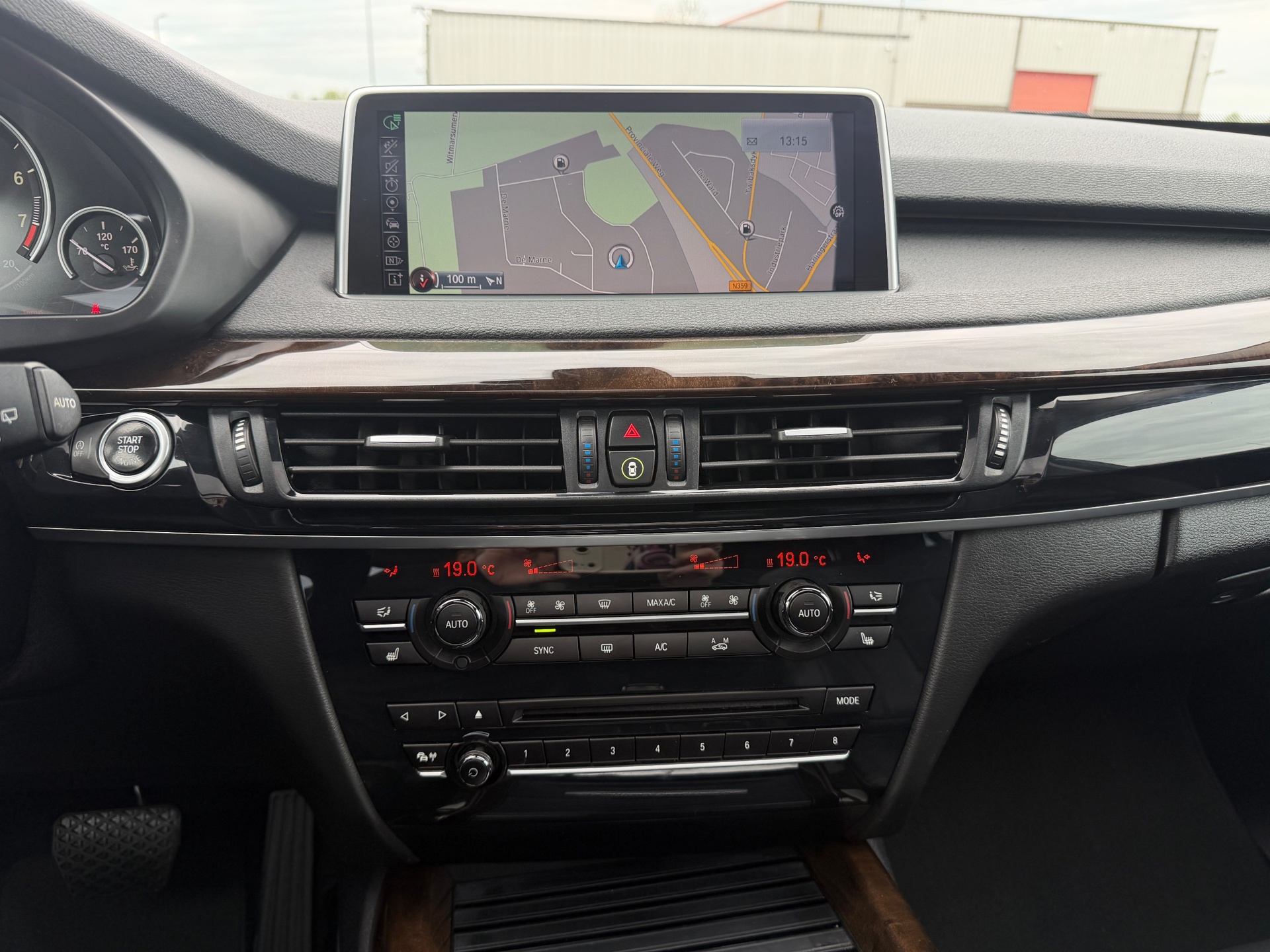 Foto van BMW X5 Xdrive50i