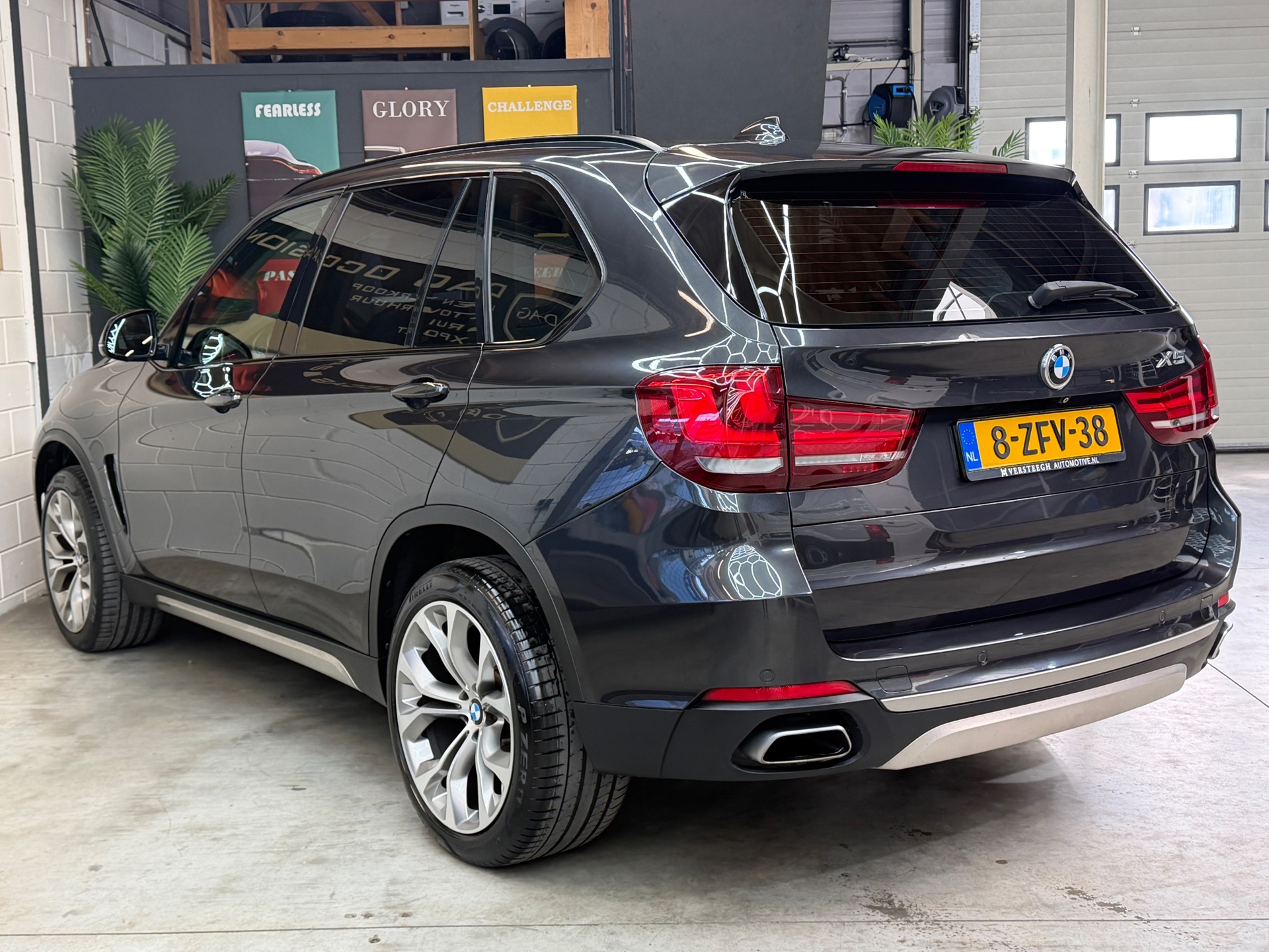 Foto van BMW X5 Xdrive50i
