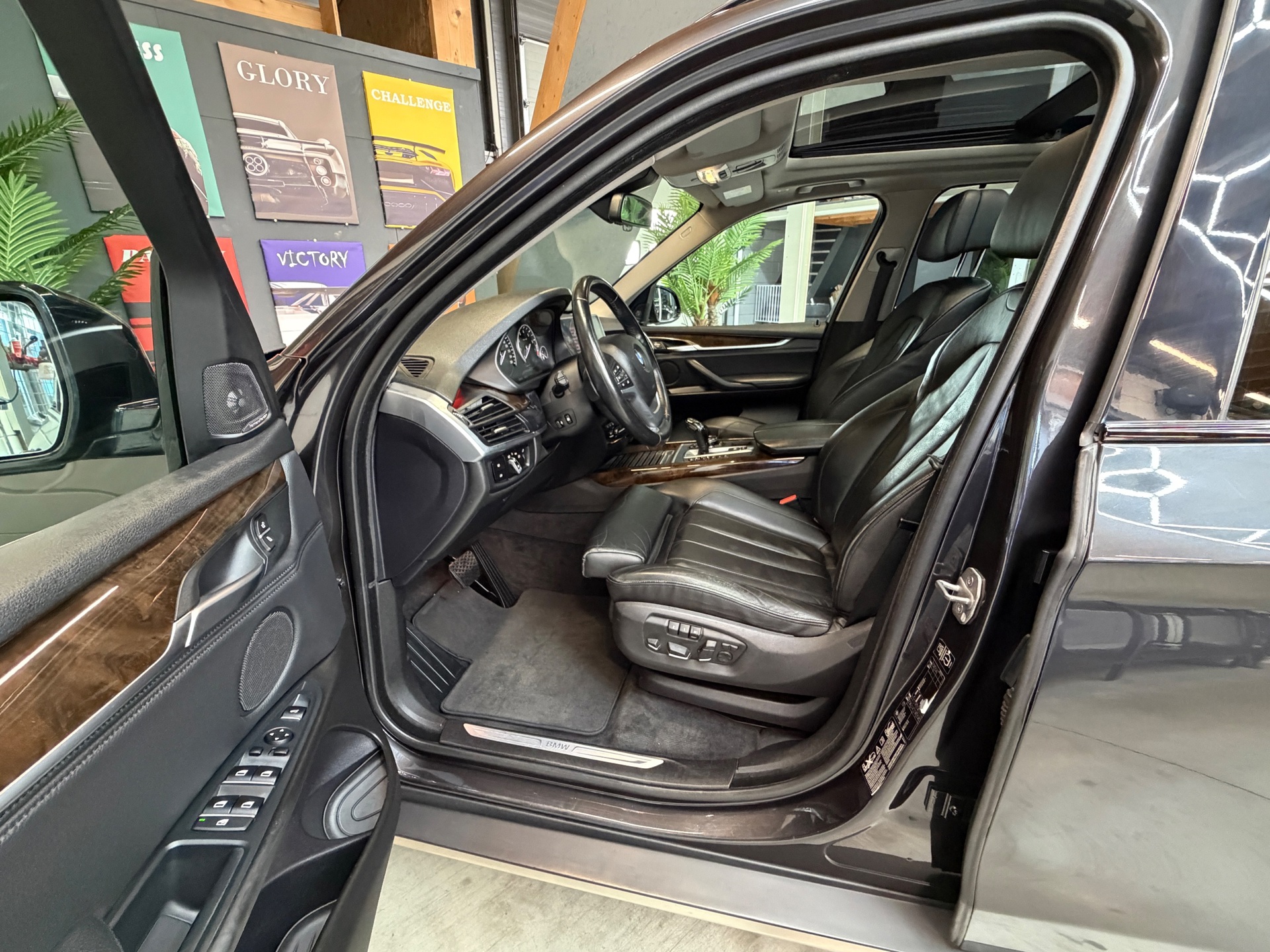 Foto van BMW X5 Xdrive50i