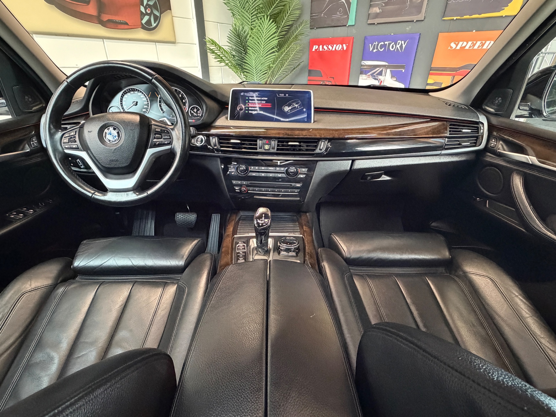 Foto van BMW X5 Xdrive50i