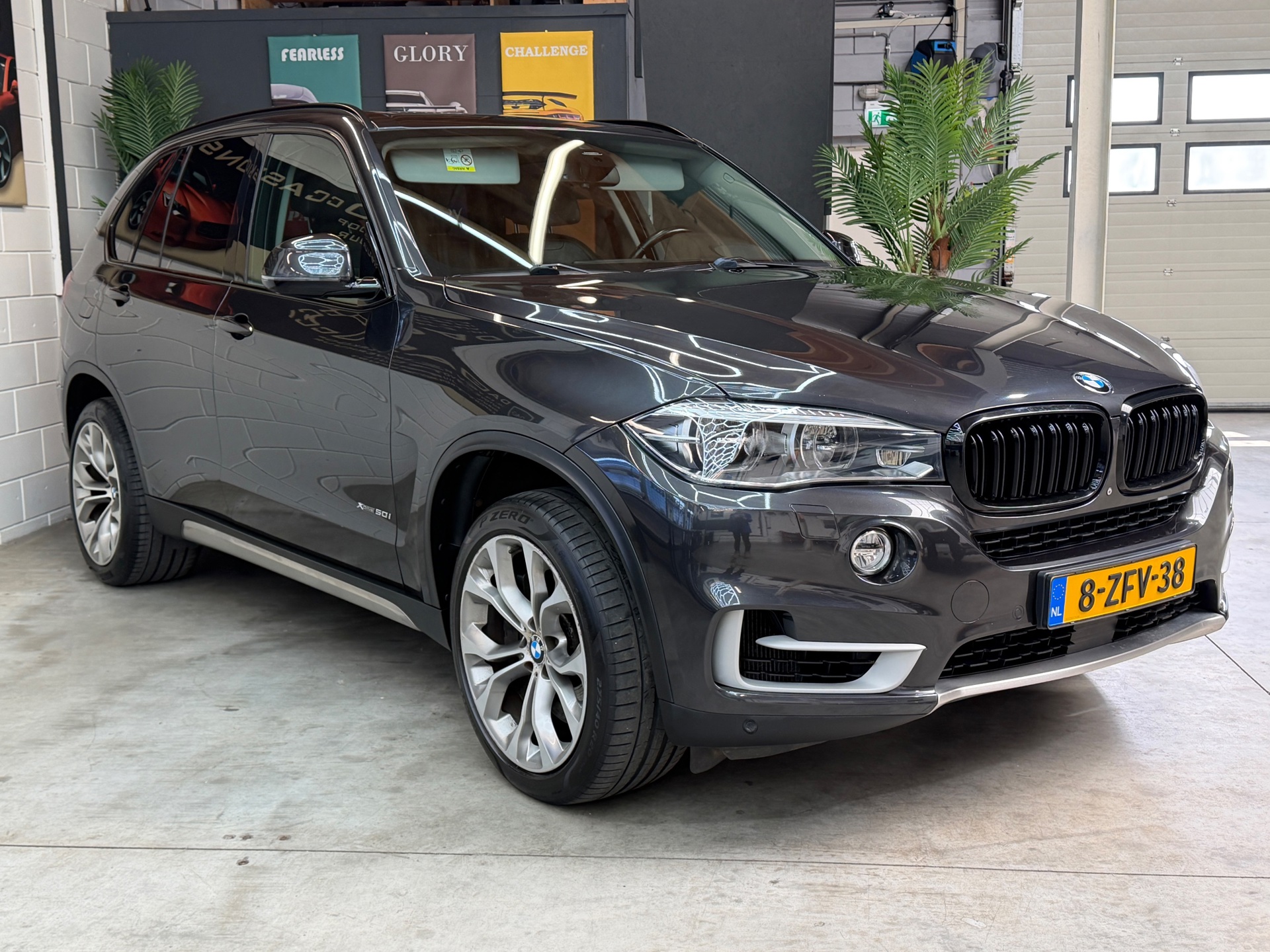 Foto van BMW X5 Xdrive50i