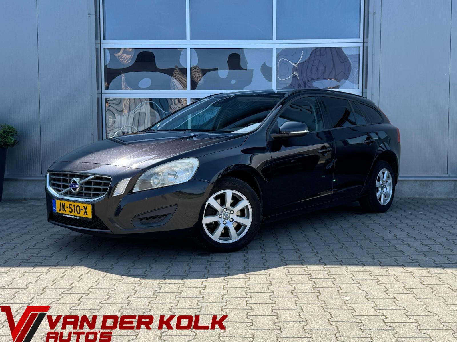 Volvo V60 2.0 D3 | Cruise | Navigatie | Climate | Trekhaak | Sensoren 2012 - voorkant