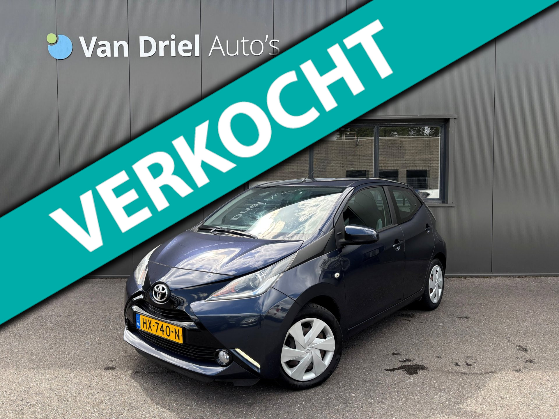 Toyota Toyota Aygo 1.0 VVT-i x-play / Multimediasysteem / Camera! 2016 - voorkant