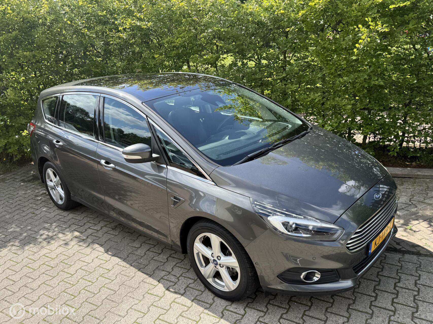 Foto van Ford S-max