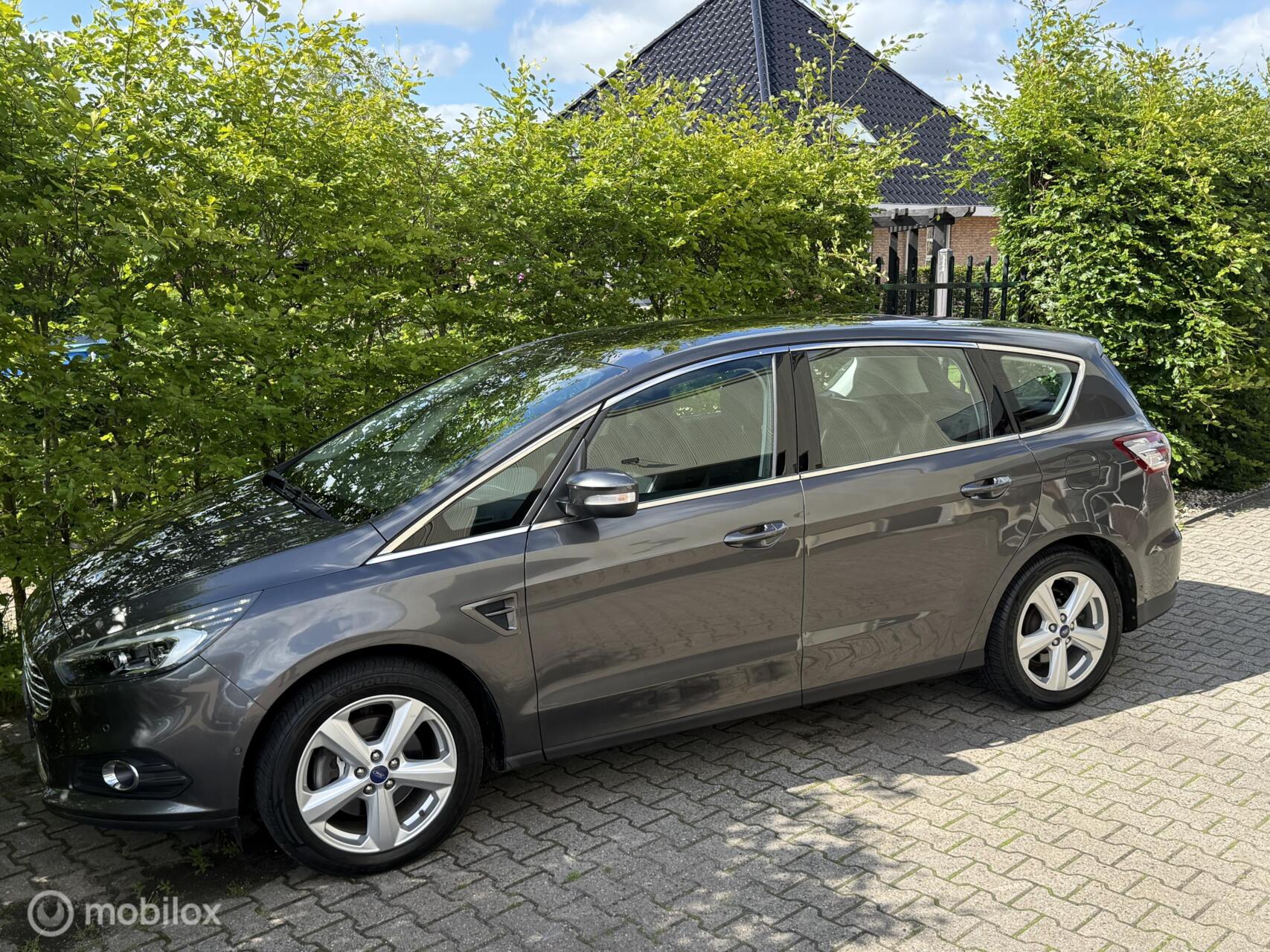 Foto van Ford S-max