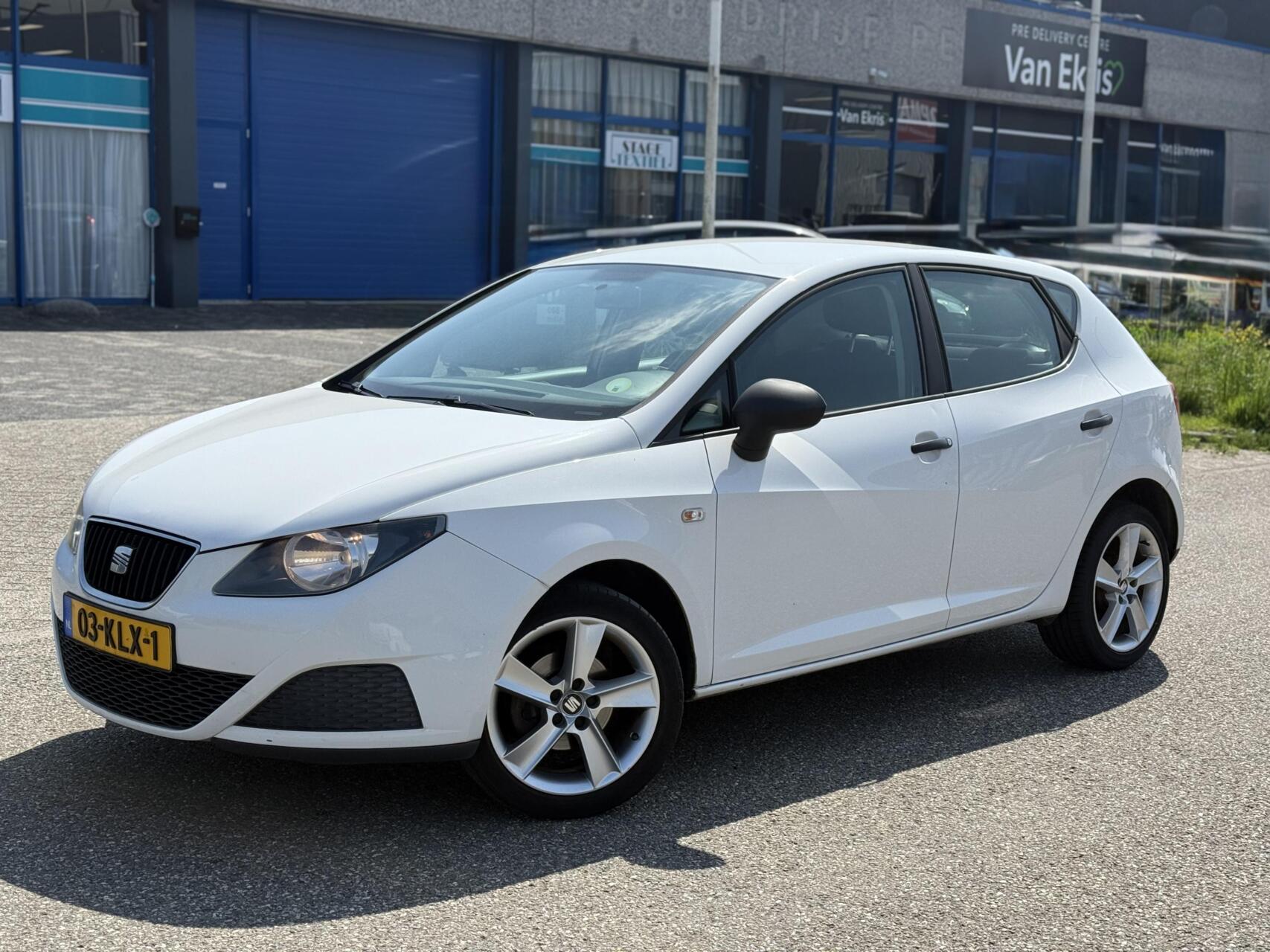 Seat Ibiza 1.2 2010 5-DRS Airco Velgen Elek pakket NL Auto 2010 - voorkant