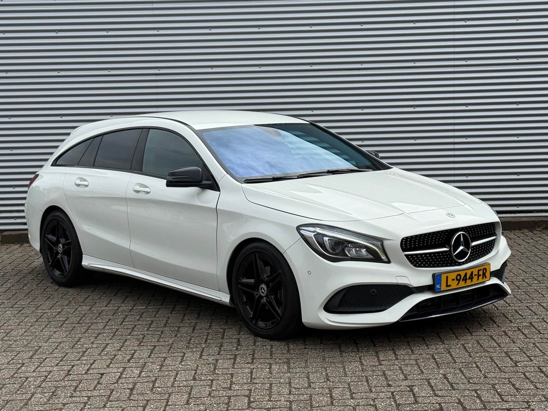 Foto van MERCEDES-BENZ CLA 180