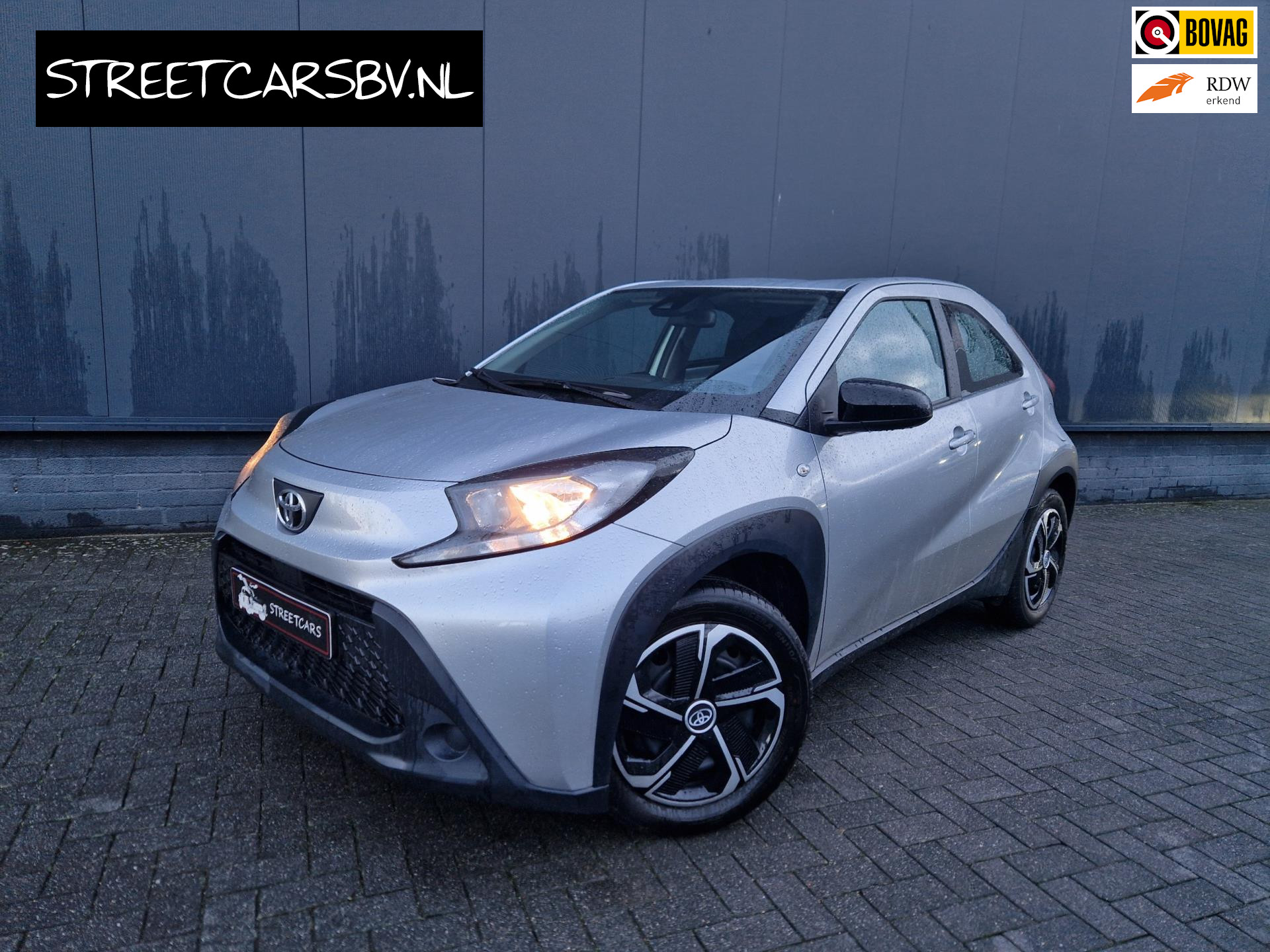 Toyota Toyota Aygo X 1.0 VVT-i S-CVT Play /Org NL 2023 - voorkant