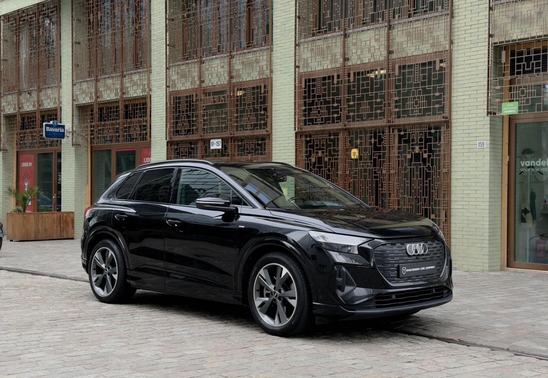 Audi Q4 E-tron 40 S edition 77 kWh - Org. NL 2023 - voorkant
