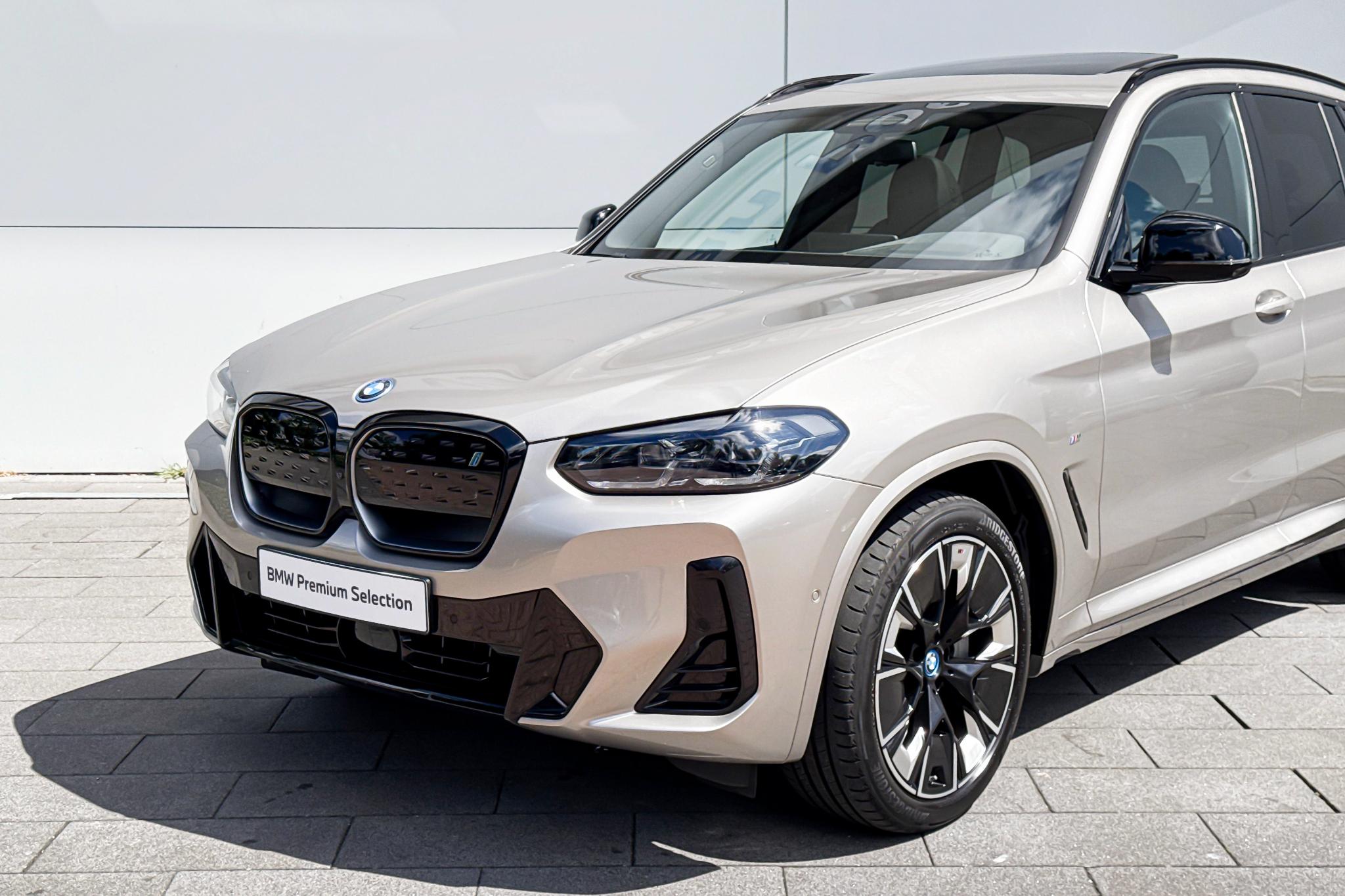 Foto van BMW Ix3