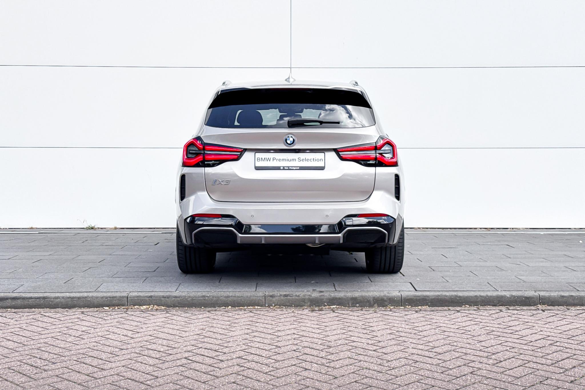 Foto van BMW Ix3