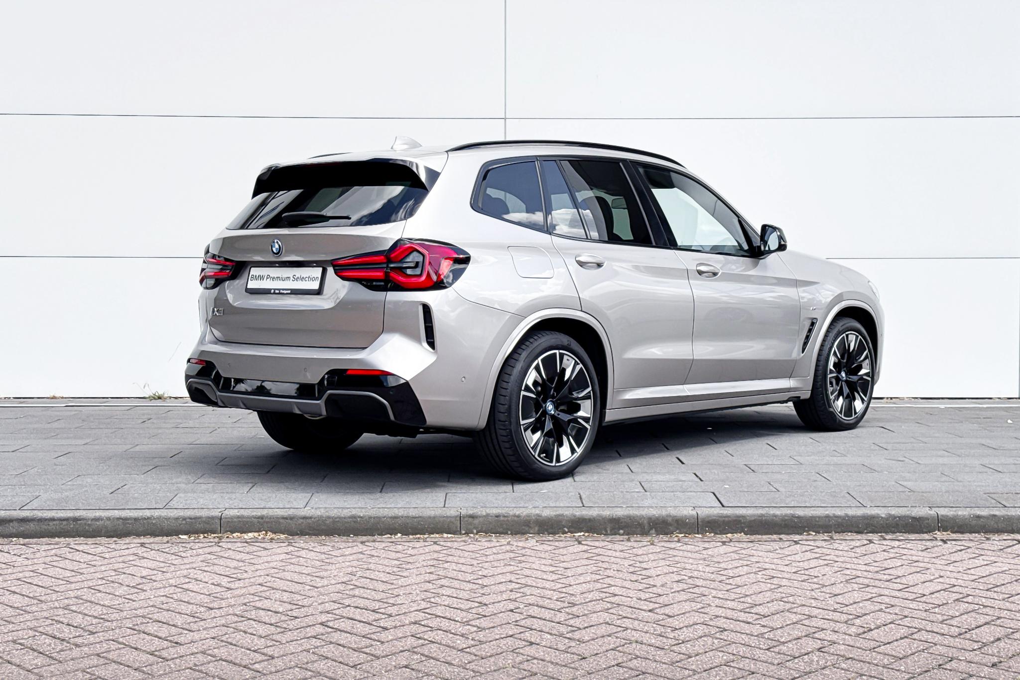 Foto van BMW Ix3