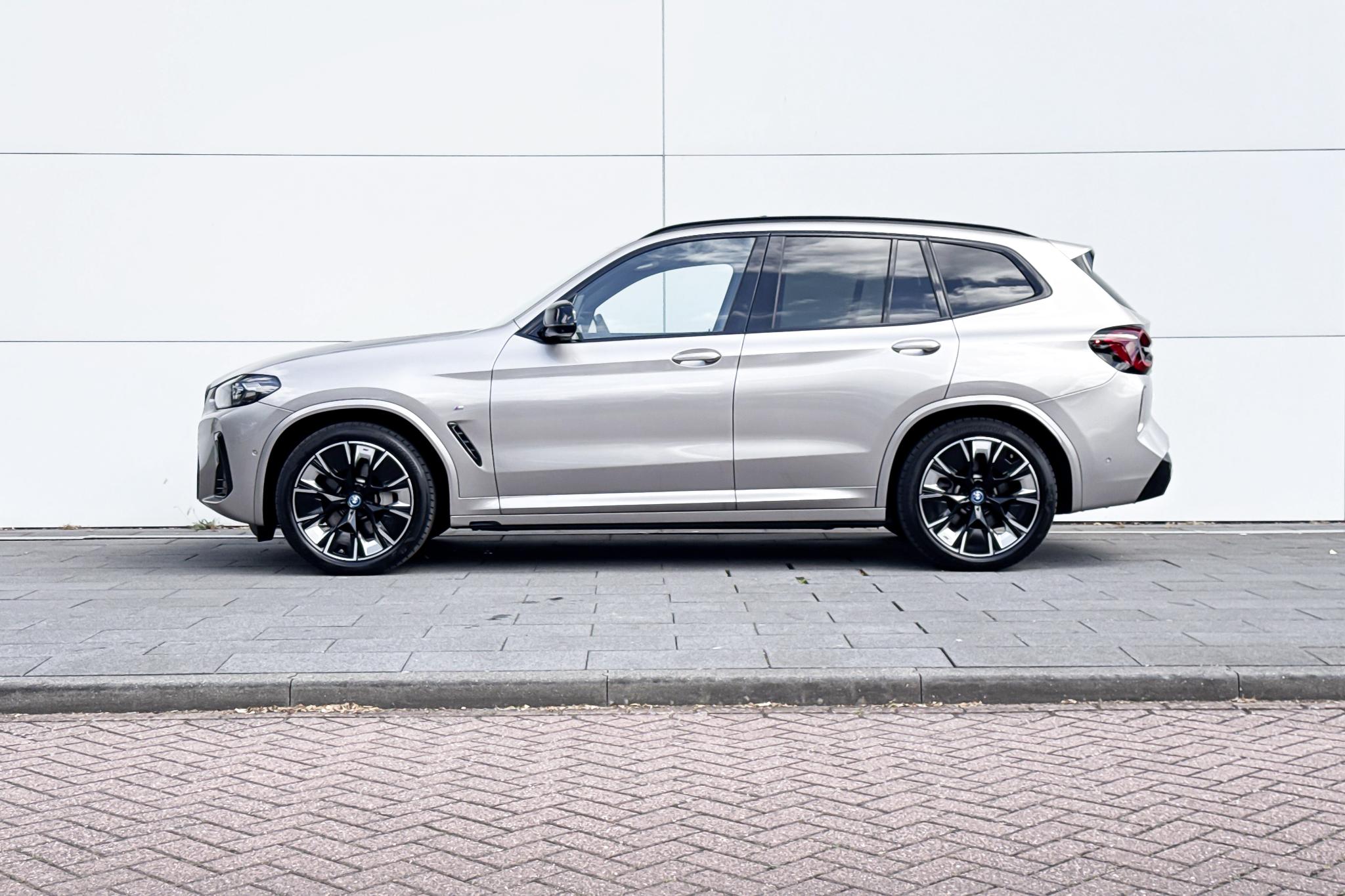 Foto van BMW Ix3