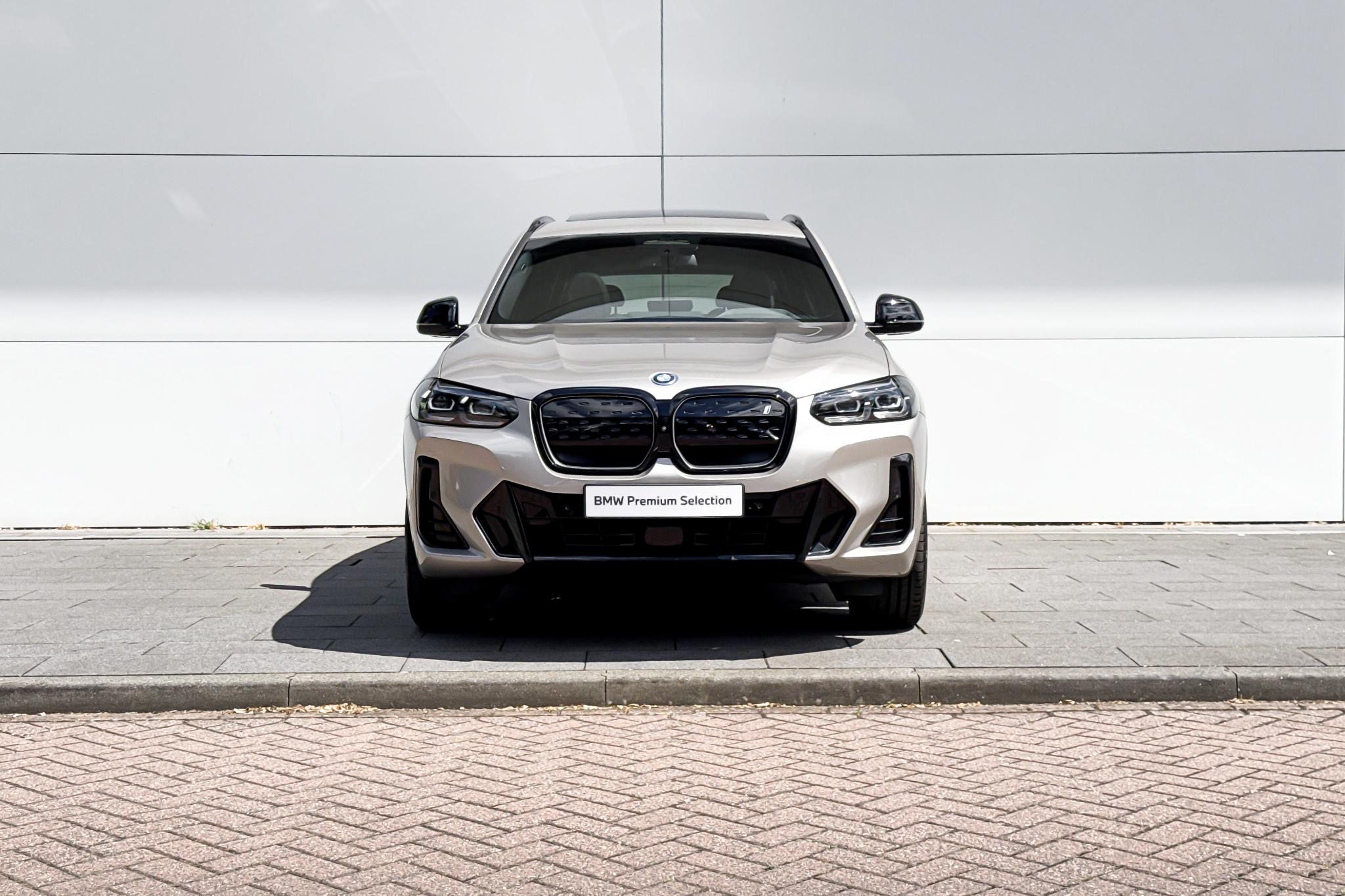 Foto van BMW Ix3