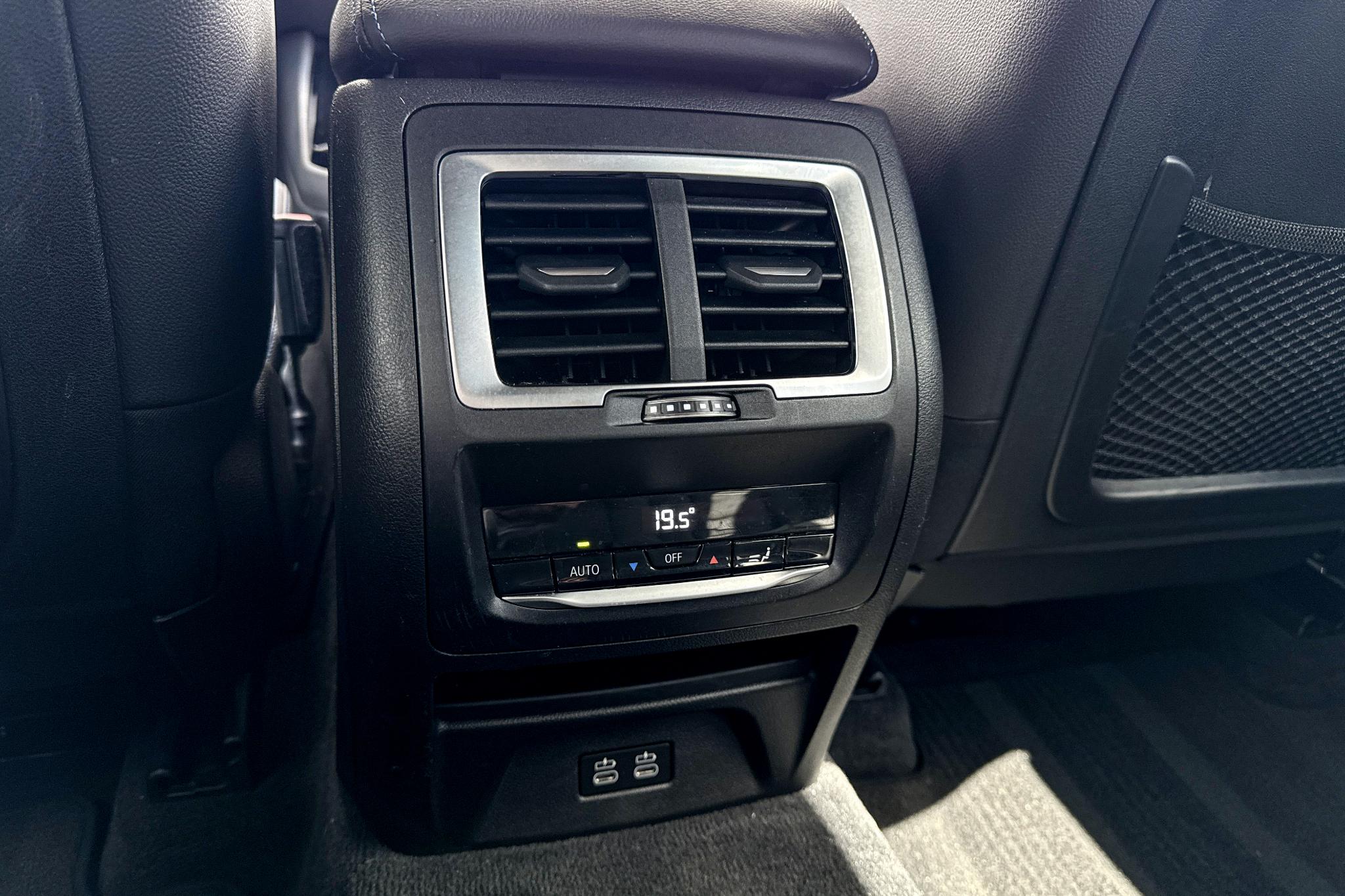 Foto van BMW Ix3