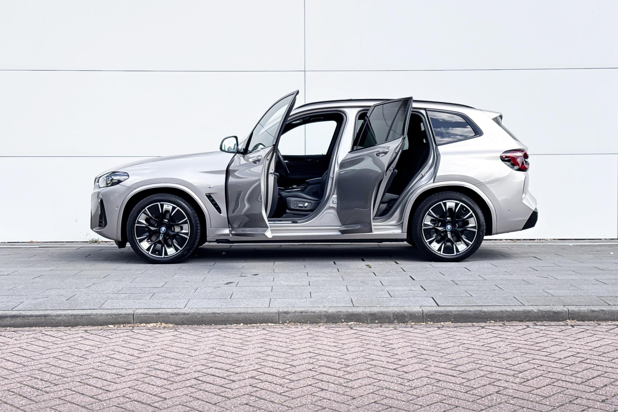 Foto van BMW Ix3