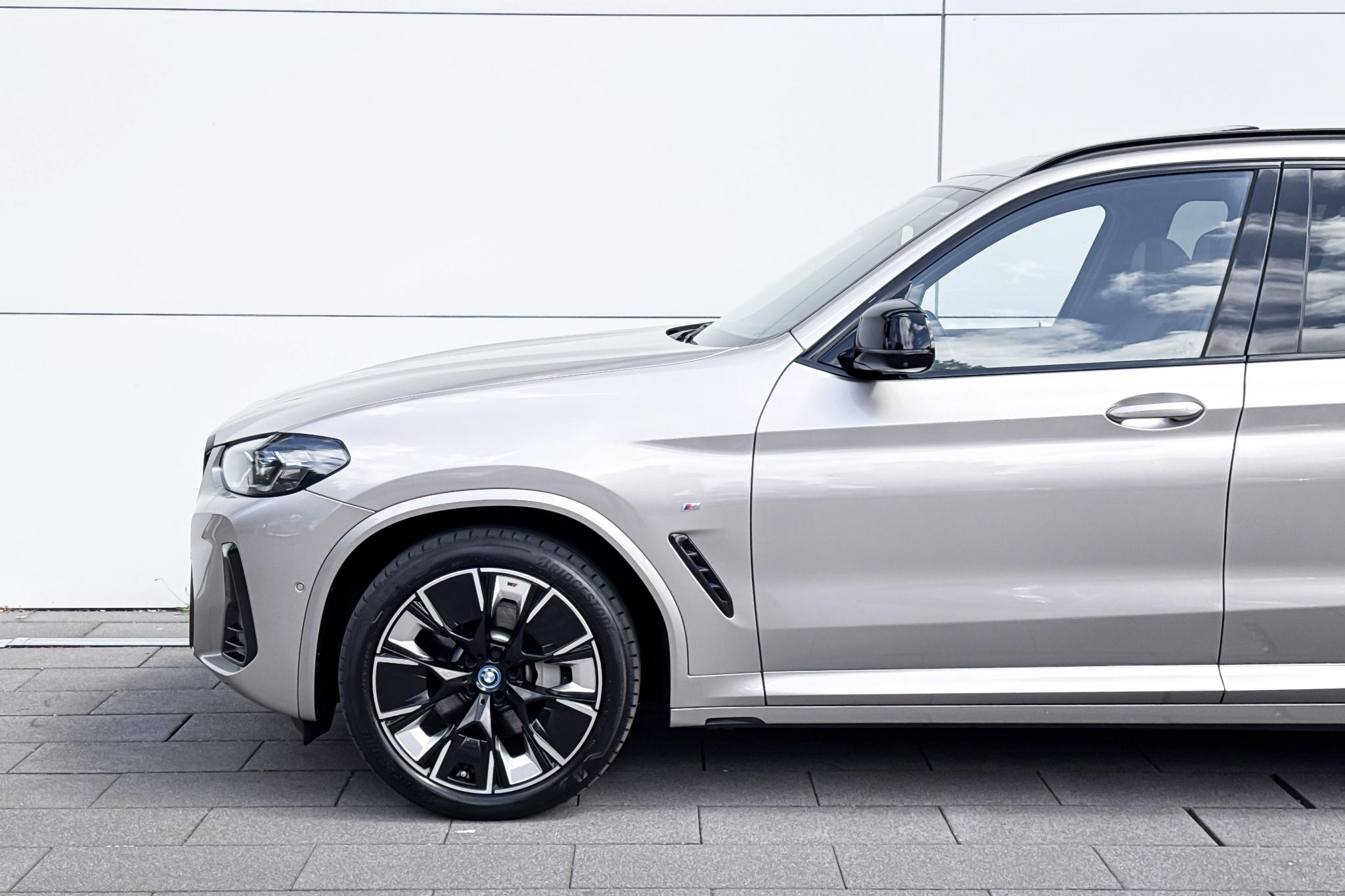 Foto van BMW Ix3