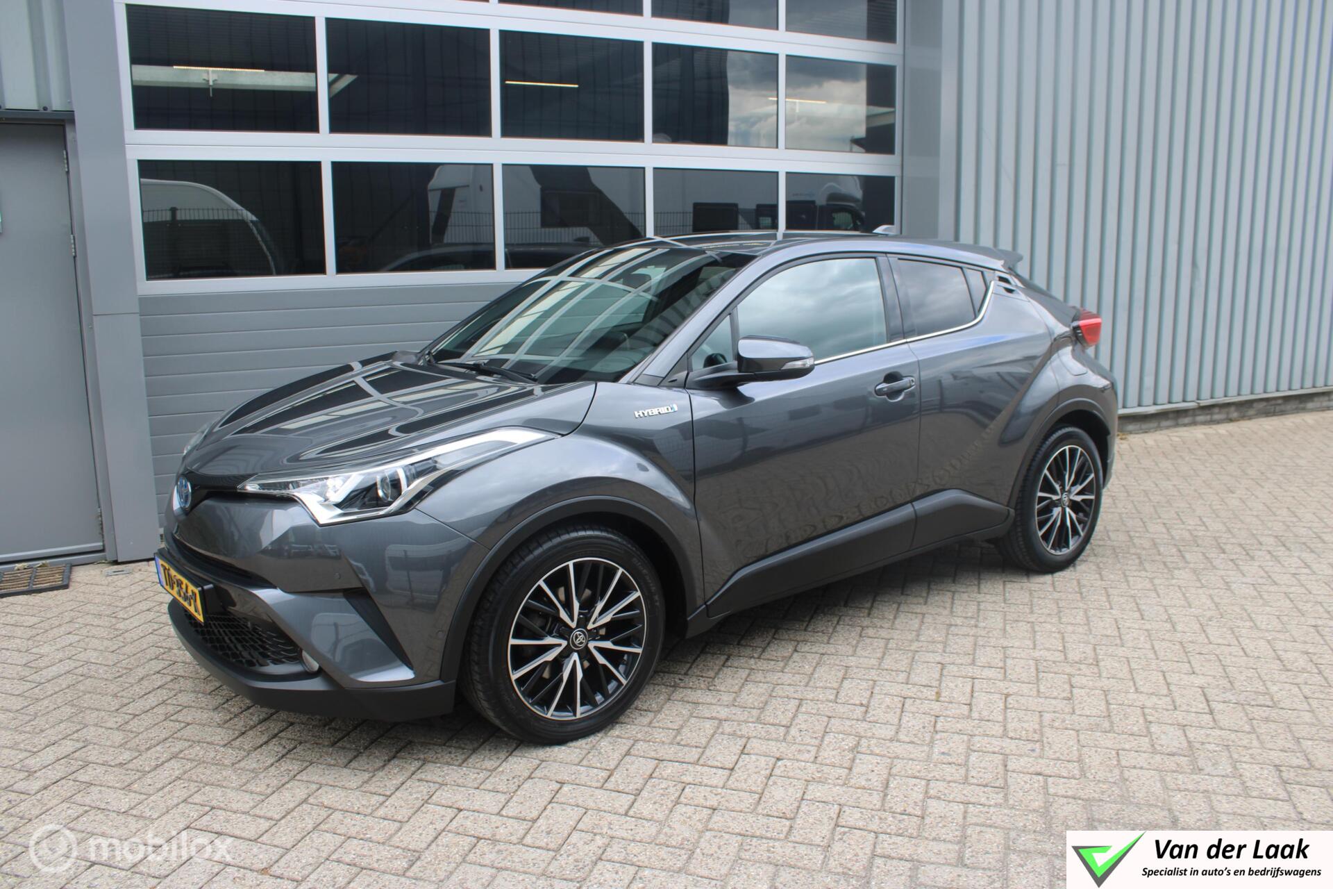 Toyota Toyota C-hr 1.8 Hybrid Dynamic  | NL Auto Boekjes | Trekhaak | Parkeersensoren | JBL Soundsysteem. 2018 - voorkant