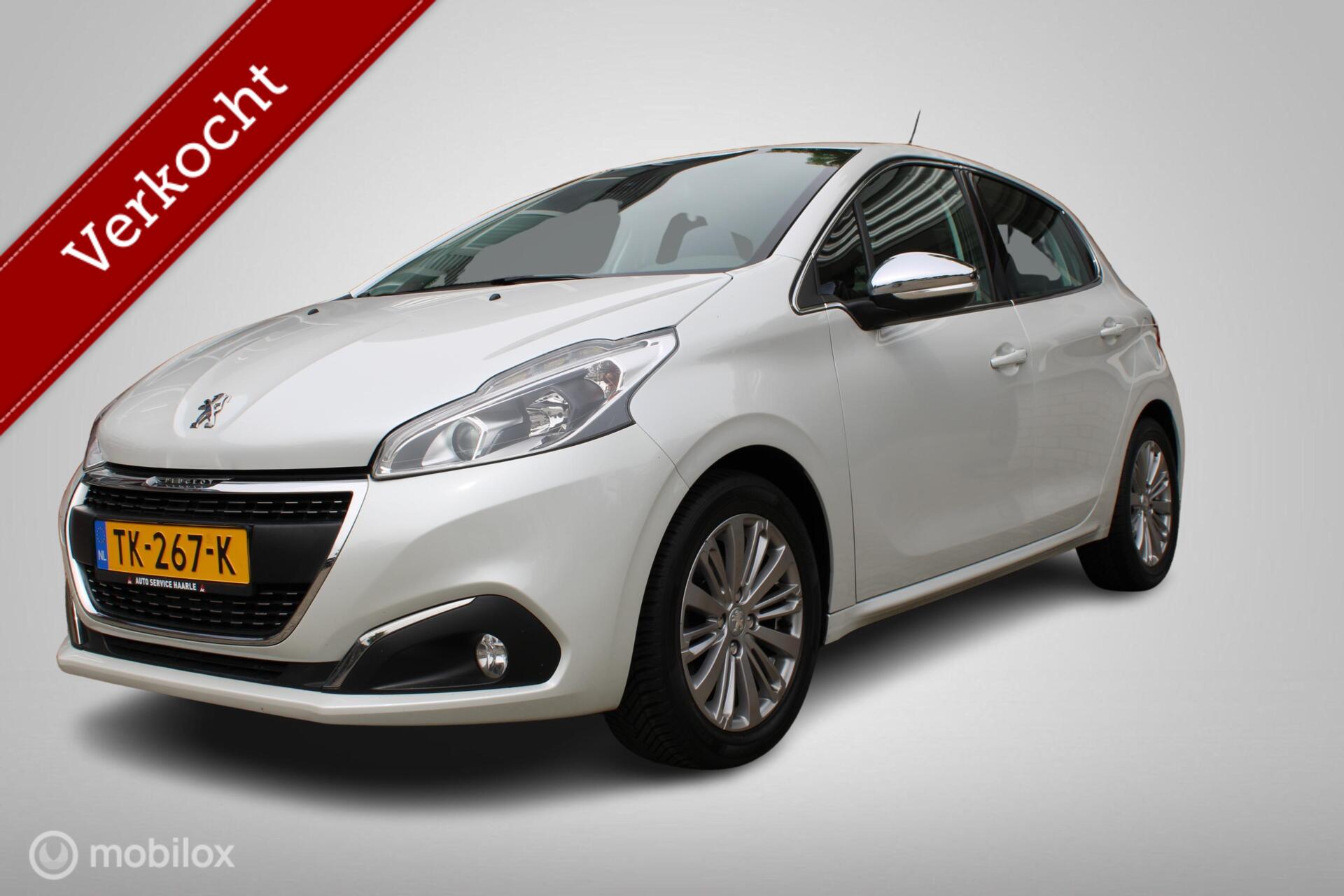 Peugeot 208 1.2 PureTech Blue Lease Allure, Apple Carplay/Android Auto, Parkeersensor achter, Isofix. 2018 - voorkant