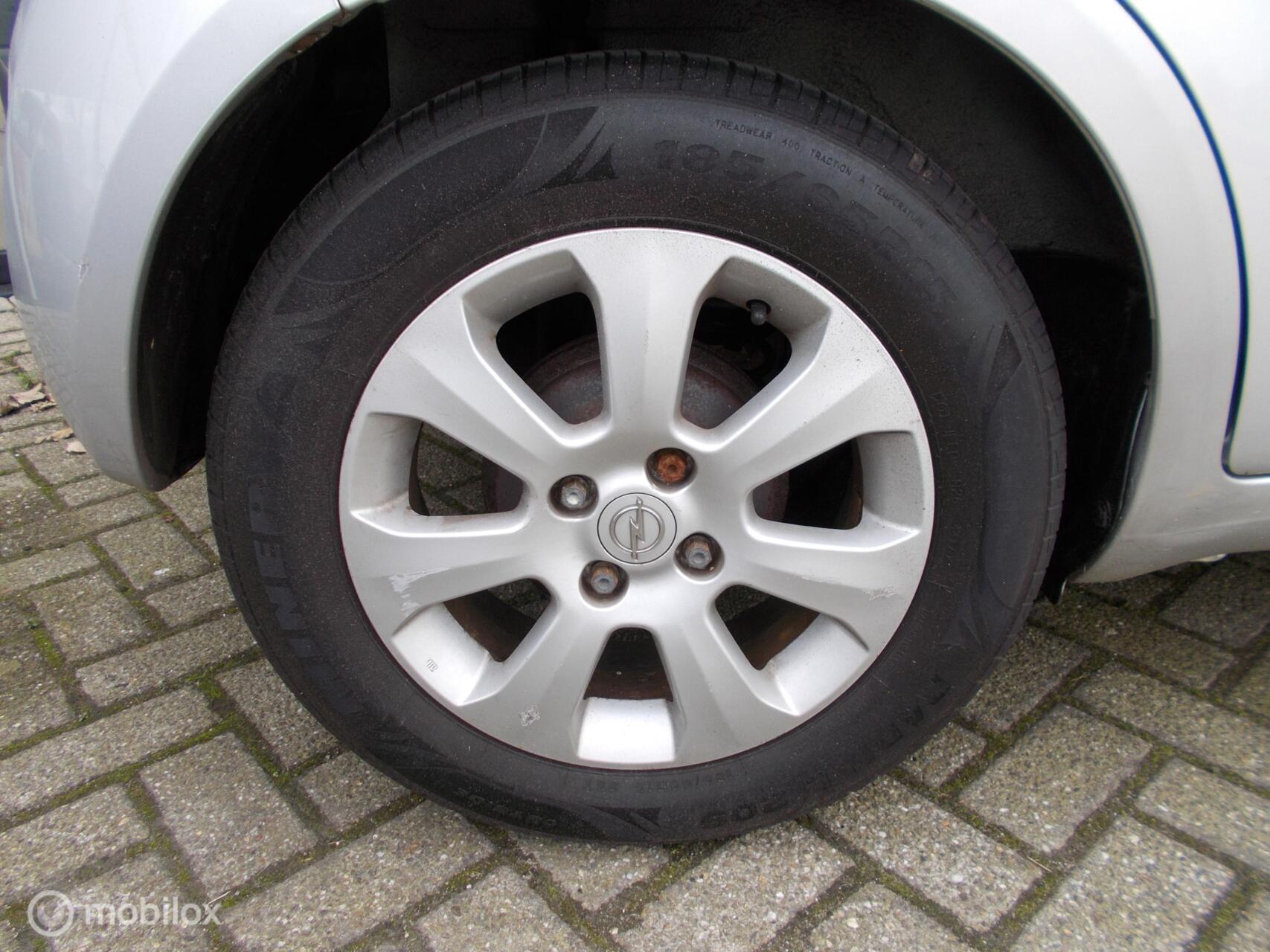 Foto van Opel Agila
