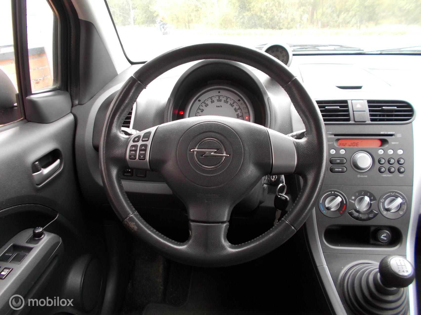 Foto van Opel Agila